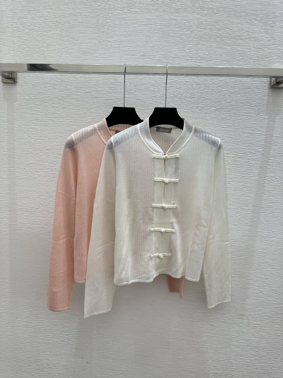 NO:752755,ER Home Early Spring New Solid Color Simple Round Neck Knitted Long-Sleeved Cardigan Color White Pink Size 36.38.40,,19860909ER家 早春新款 纯色简约圆领针织长袖开衫 颜色白色 粉色 尺码36.38.40,,,Women's clothing