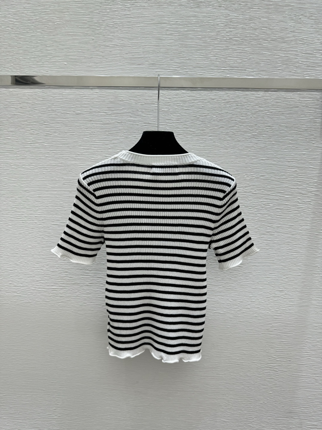 Unknown D家 早春新款 撞色字母条纹圆领针织短袖