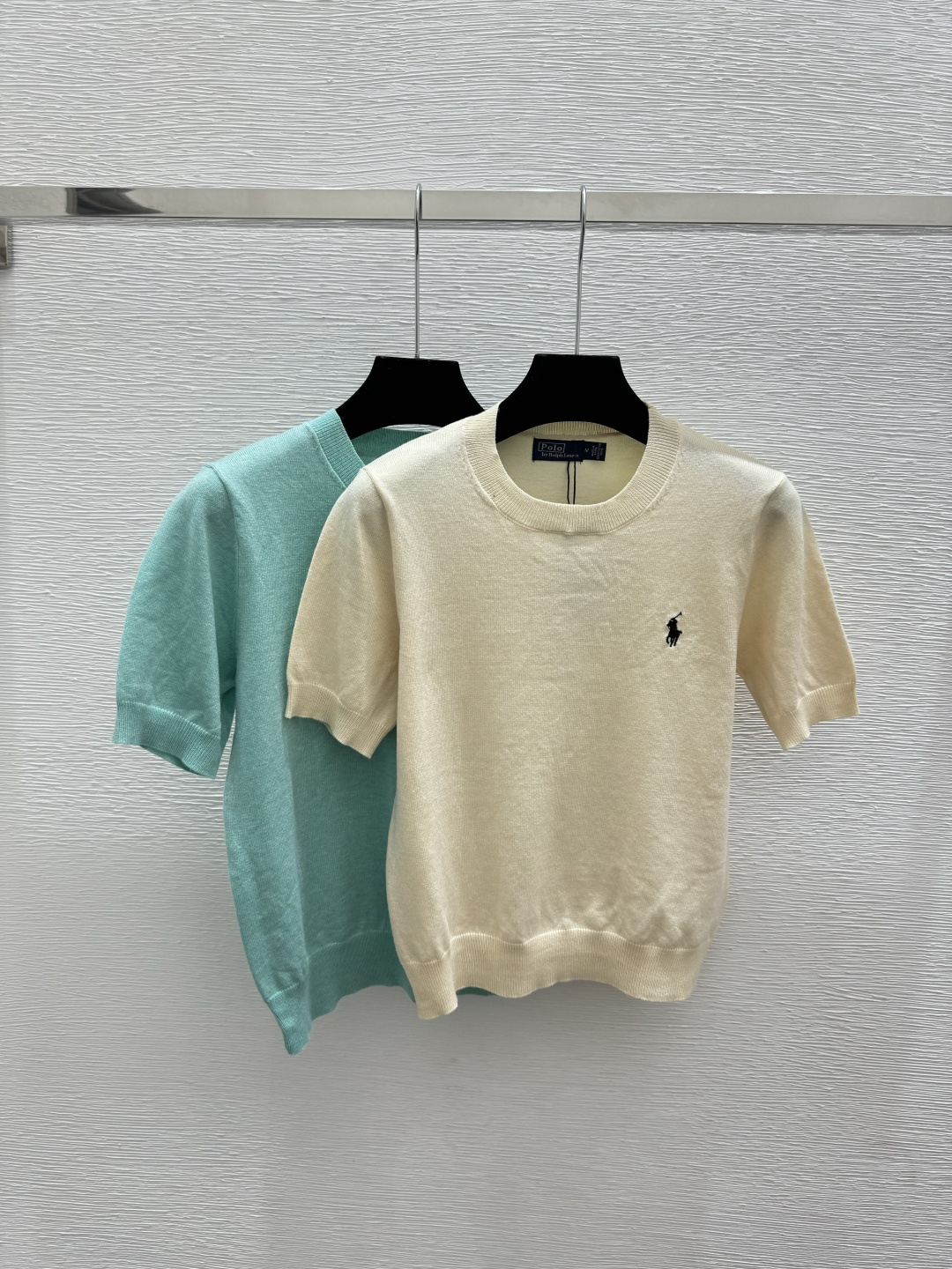 NO:752783,PO Home Early Spring New Style Solid Color Simple Round Neck Knitted Short Sleeves Color Apricot Green Size 36.38.40, T-shirt,19860909PO家 早春新款 纯色简约圆领针织短袖 颜色杏色 绿色 尺码36.38.40,,T-shirt,,Women's clothing