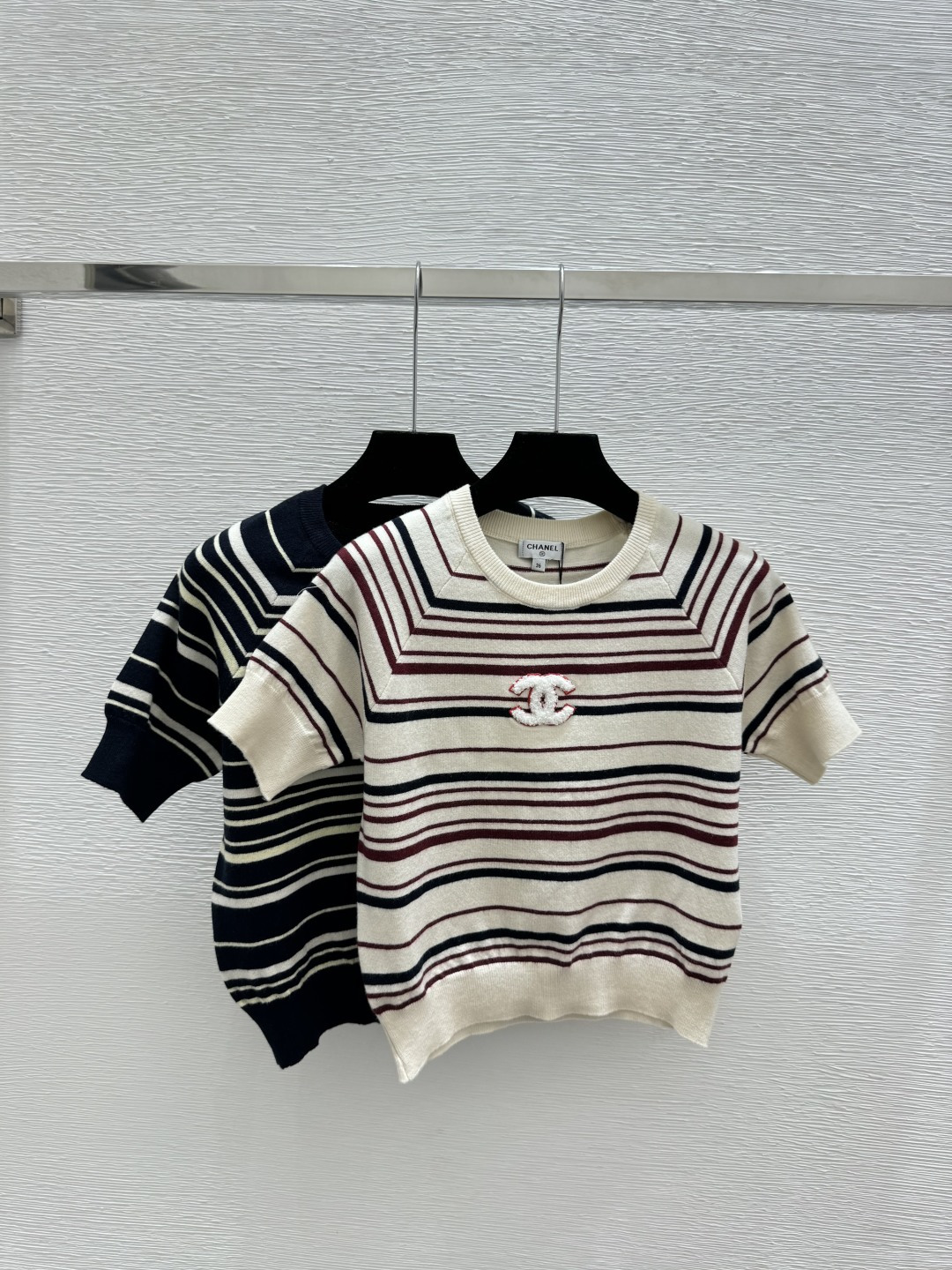 NO:753217,CH Home Early Spring New Style Contrast Color Striped Round Neck Knitted Short Sleeves Color White Black Size 36.38.40, T-shirt,19860909CH家 早春新款 撞色条纹圆领针织短袖 颜色白色 黑色 尺码36.38.40,,T-shirt,,Women's clothing