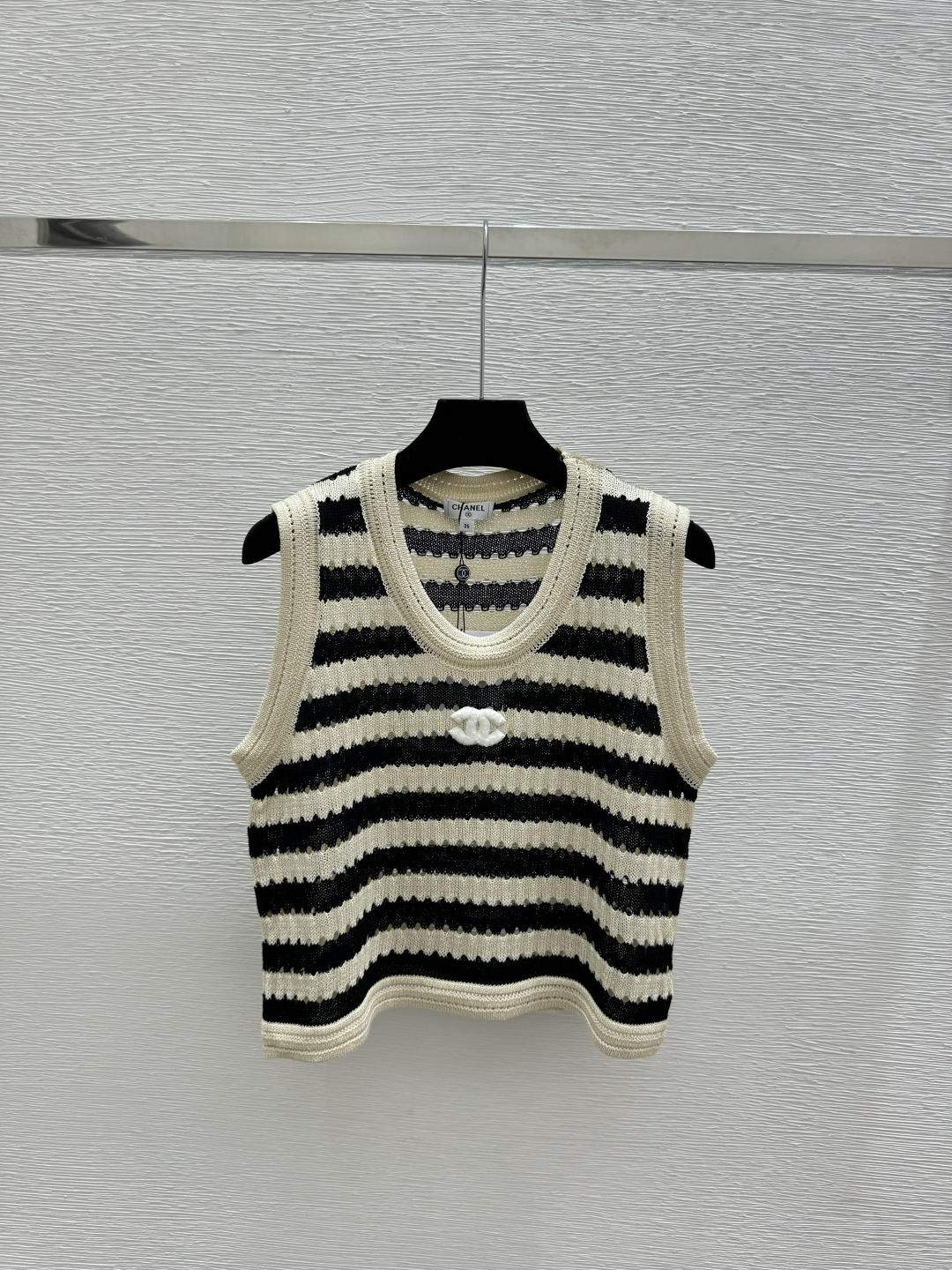 NO:753220,CH Home Early Spring New Style Contrast Striped Hollow Round Neck Knitted Vest Color Black Size 36.38.40,,19860909CH家 早春新款 撞色条纹镂空圆领针织背心 颜色黑色 尺码36.38.40,,,Women's clothing