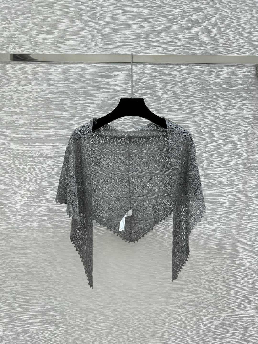 Prada LP家 早春新款 纯色镂空针织披肩