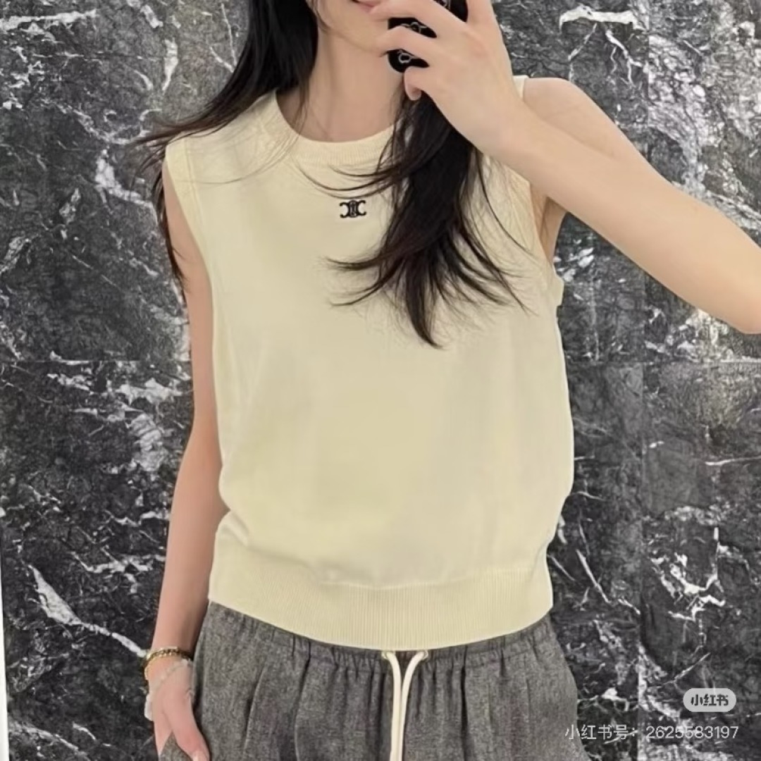 🆕CE家🆕 早春新款 纯色简约圆领针织背心颜色：白色 黑色尺码：36.38.40