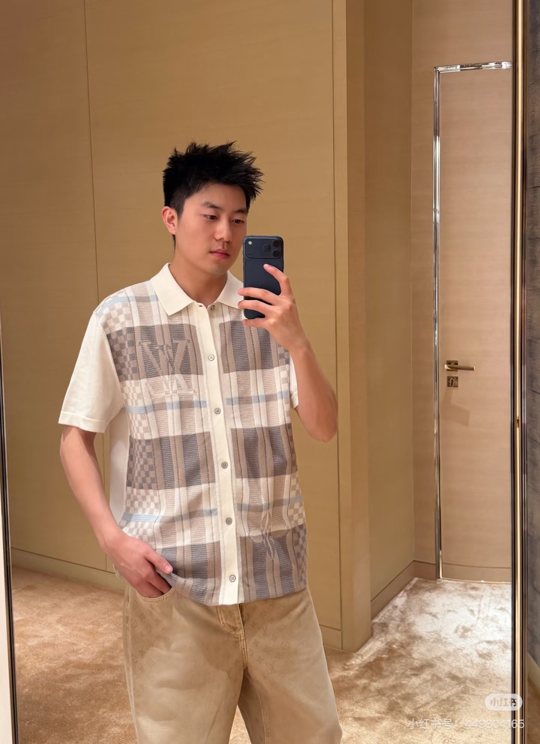 🆕L家🆕 早春新款 撞色格子条纹翻领针织短袖开衫颜色：白色 尺码：36.38.40