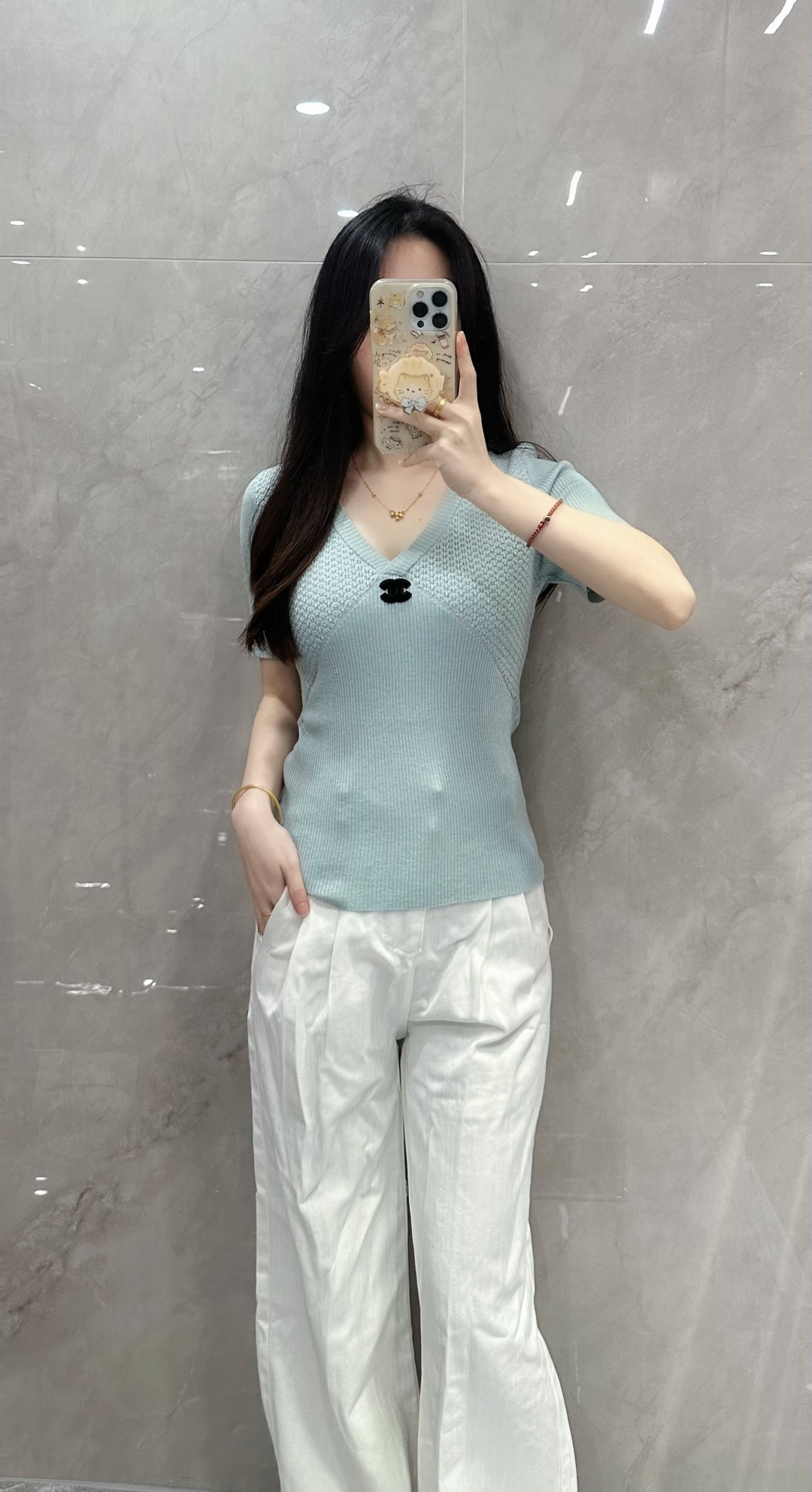🆕CH家🆕 早春新款 纯色简约V领针织短袖颜色：黄色 蓝色 橘色尺码：36.38.40