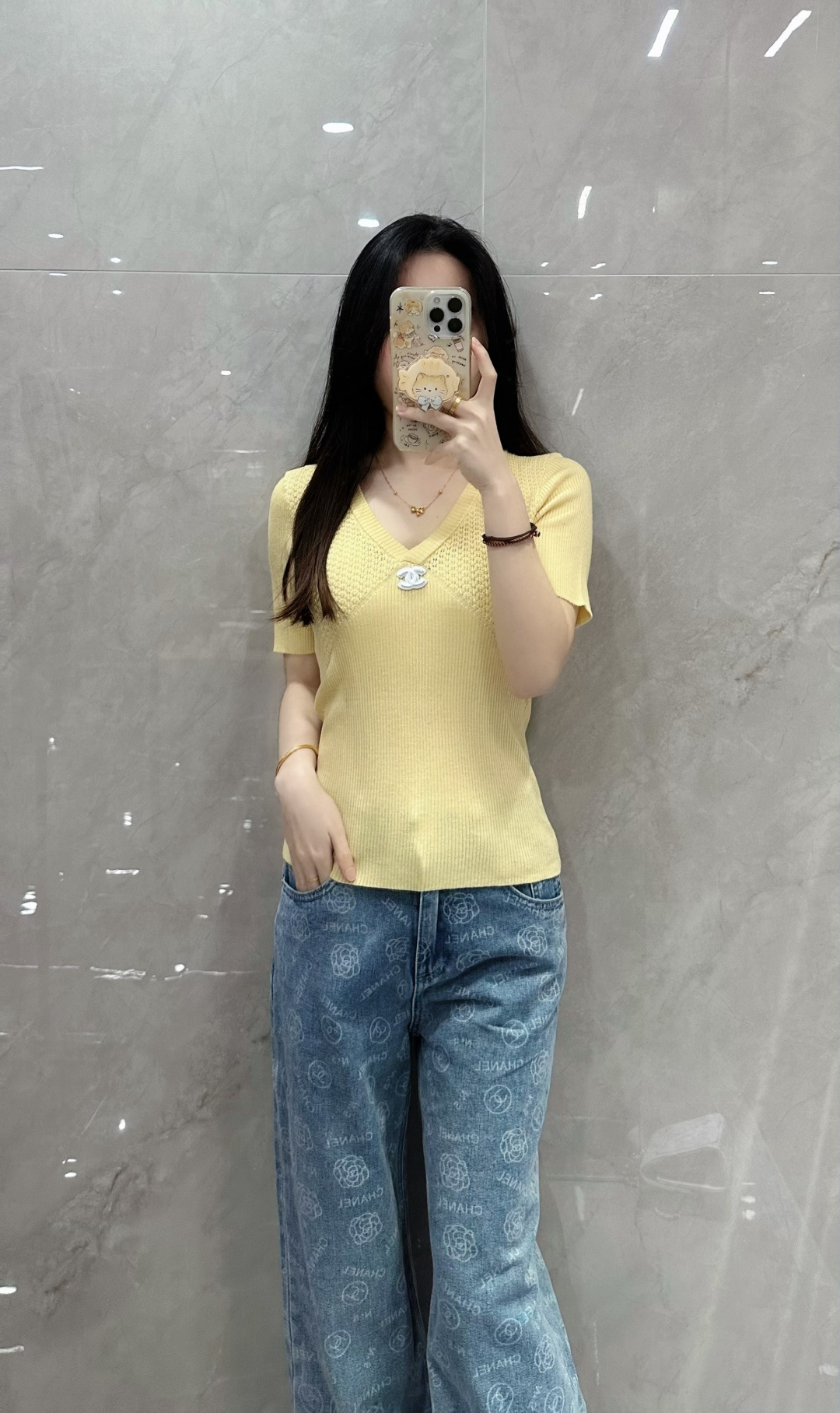 🆕CH家🆕 早春新款 纯色简约V领针织短袖颜色：黄色 蓝色 橘色尺码：36.38.40