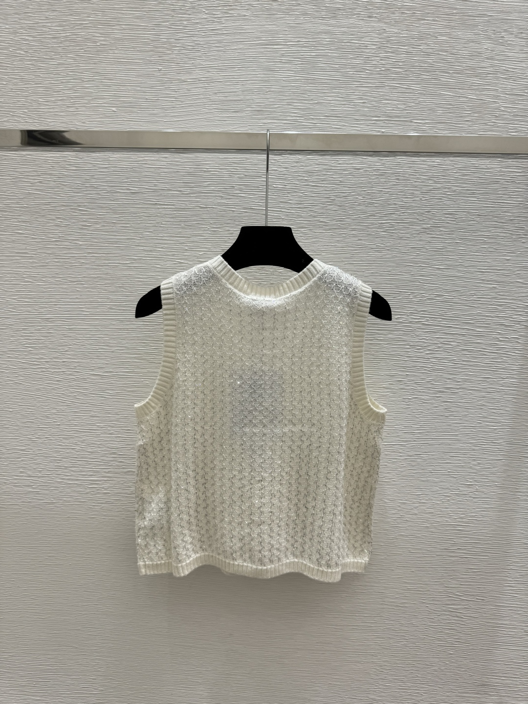 🆕CH家🆕 早春新款 纯色珠片简约圆领针织背心开衫颜色：白色 黑色尺码：36.38.40