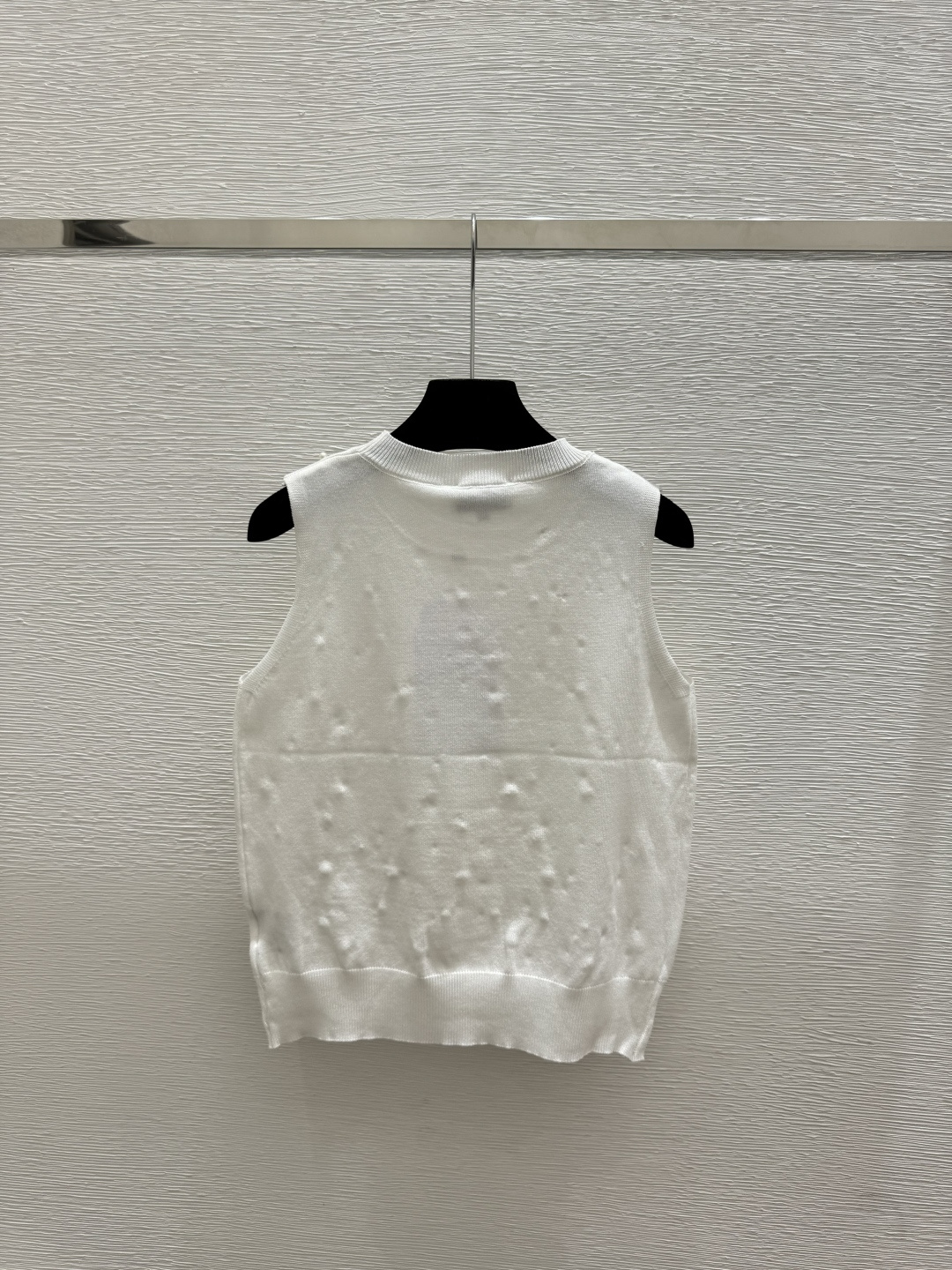 🆕CH家🆕 早春新款 纯色重工钉珠圆领针织背心颜色：白色 宝蓝尺码：36.38.40