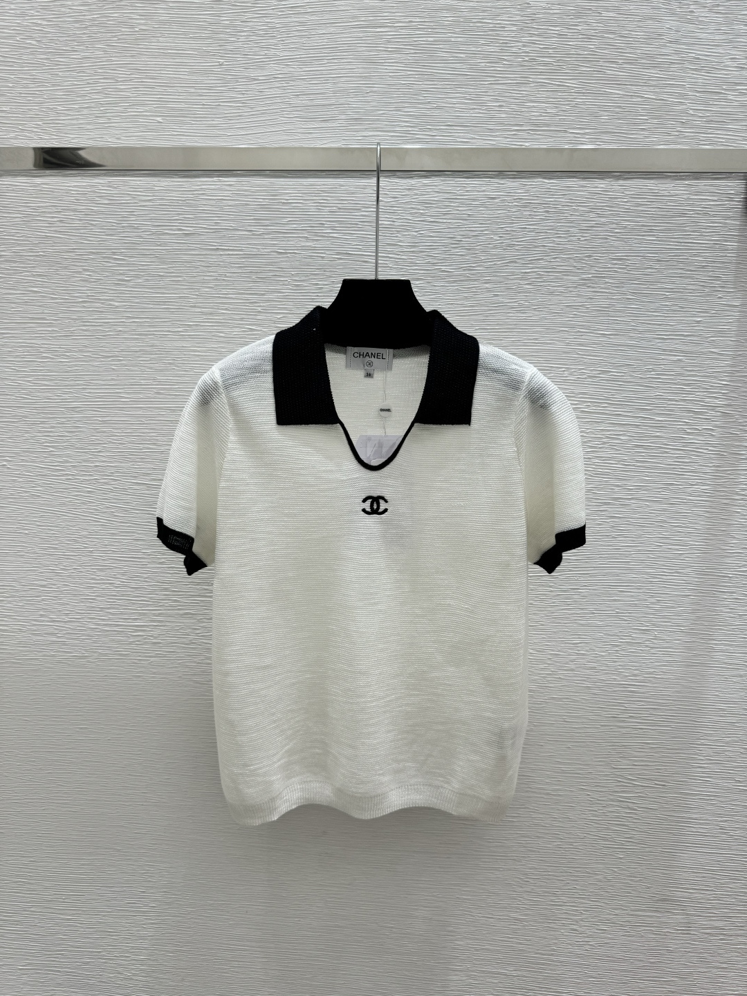 🆕CH家🆕 早春新款 撞色翻领针织短袖颜色：白色 黑色尺码：36.38.40
