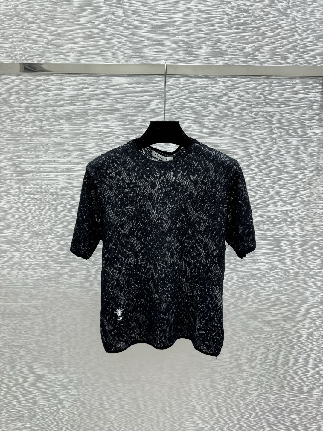 🆕D家🆕 早春新款 纯色花卉圆领针织短袖颜色：白色 灰色 黑色尺码：36.38.40