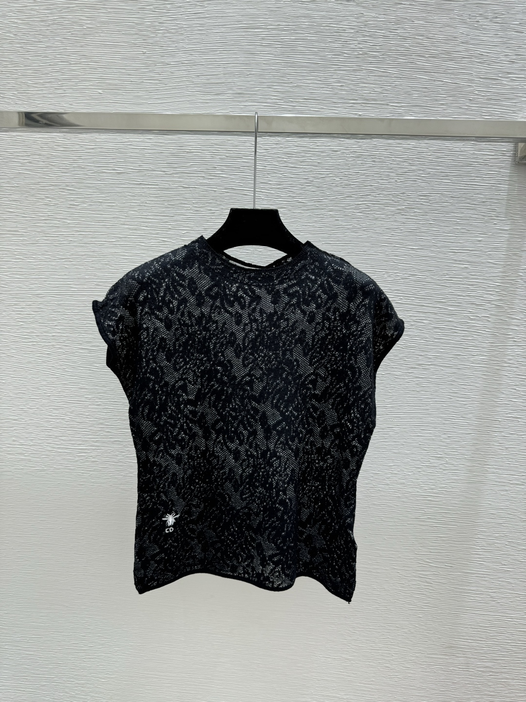 🆕D家🆕 早春新款 纯色花卉圆领针织背心颜色：白色 灰色 黑色尺码：36.38.40