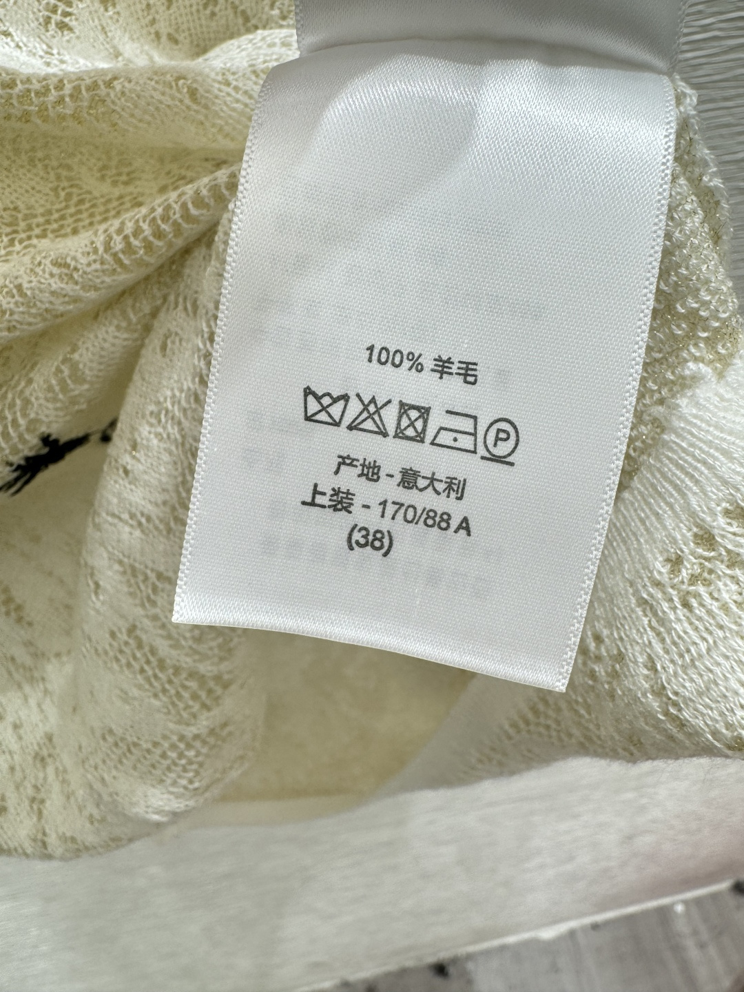🆕D家🆕 早春新款 纯色花卉圆领针织背心颜色：白色 灰色 黑色尺码：36.38.40