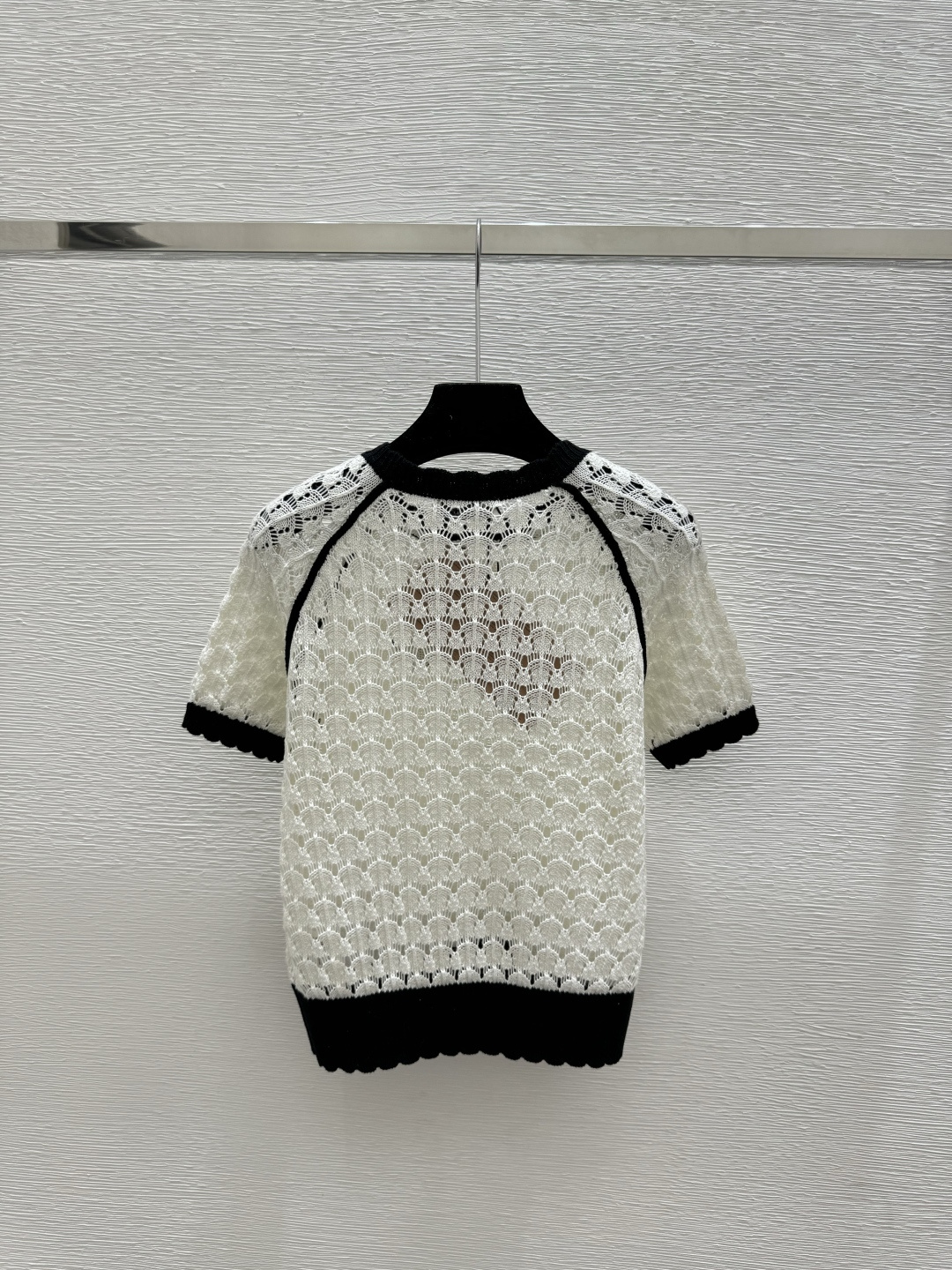 🆕M家🆕 早春新款 撞色简约镂空圆领针织短袖颜色：白色尺码：36.38.40