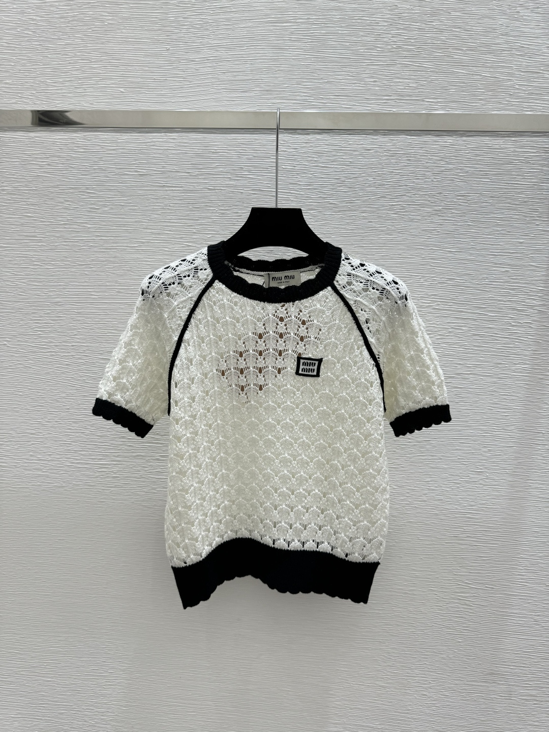 🆕M家🆕 早春新款 撞色简约镂空圆领针织短袖颜色：白色尺码：36.38.40