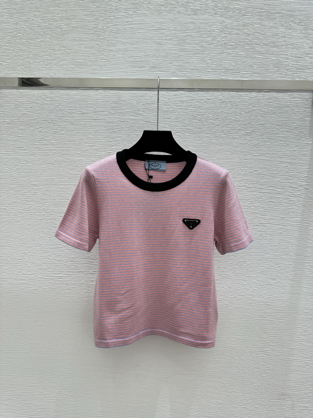 🆕P家🆕 早春新款 撞色条纹圆领针织短袖颜色：白色 粉色 黑色尺码：36.38.40