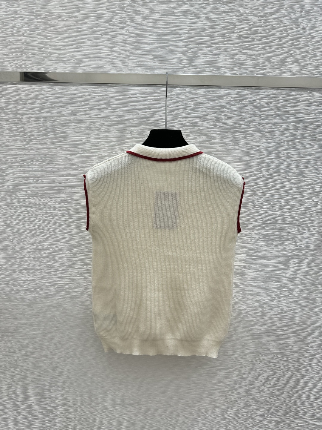 🆕VA家🆕 早春新款 撞色蝴蝶结翻领针织背心颜色：白色 尺码：36.38.40