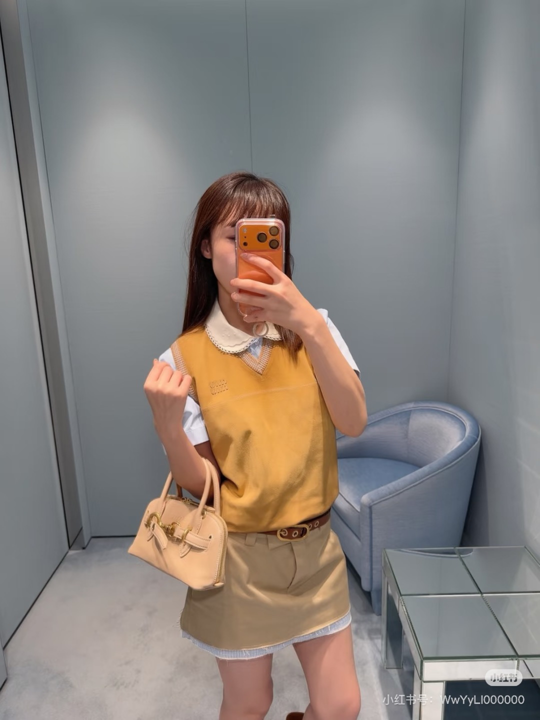 🆕M家🆕 早春新款 撞色简约V领针织背心颜色：卡其尺码：36.38.40