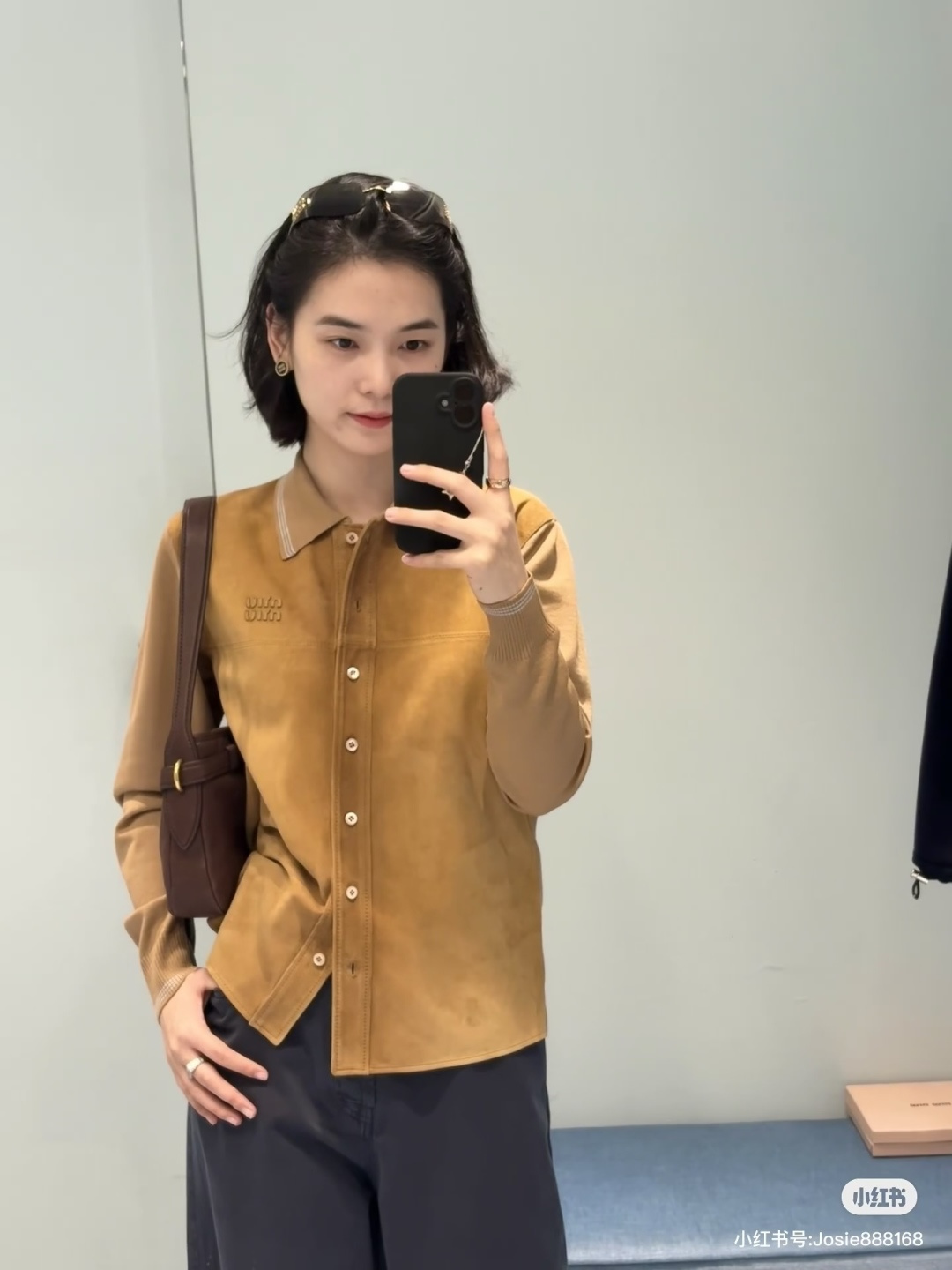 🆕M家🆕 早春新款 撞色翻领简约针织长袖开衫颜色：卡其尺码：36.38.40