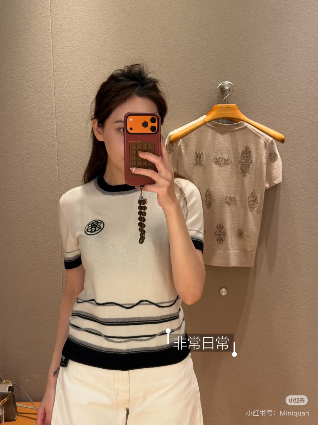 🆕HE家🆕 早春新款 撞色条纹翻领针织短袖颜色：白色尺码：36.38.40
