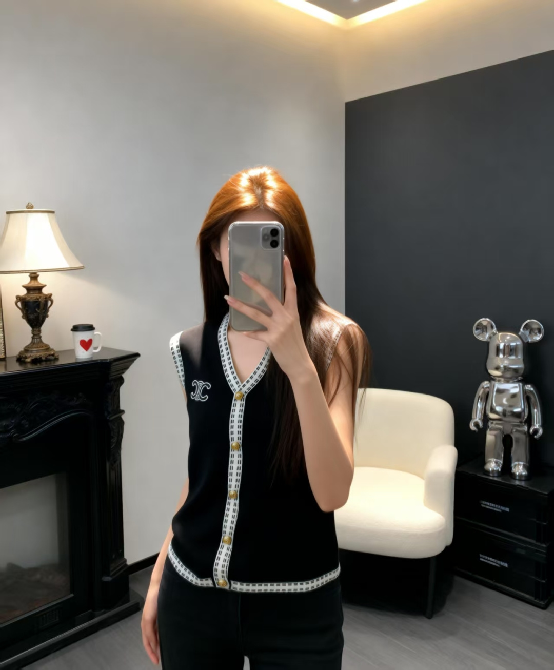 🆕CE家🆕 早春新款 撞色简约V领针织背心开衫颜色：白色 黑色尺码：36.38.40