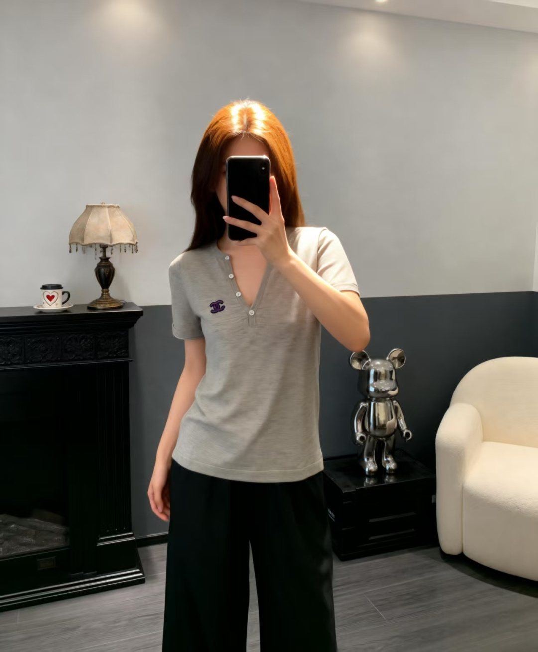 🆕CH家🆕 早春新款 纯色简约V领针织短袖颜色：白色 紫色 灰色尺码：36.38.40