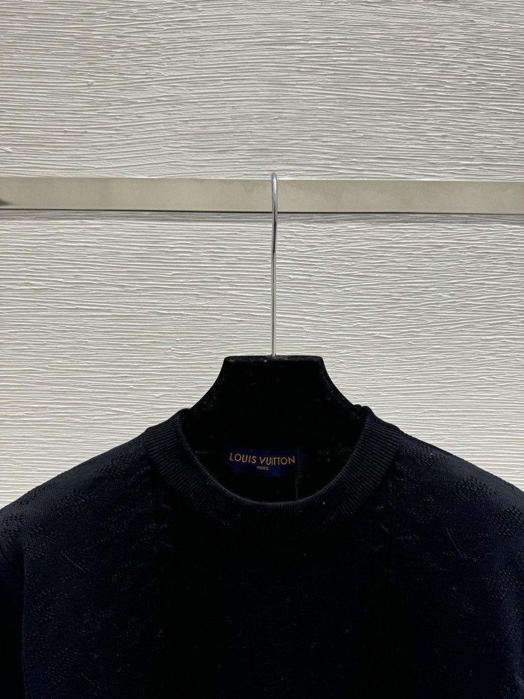 🆕L家🆕 早春新款 纯色简约圆领针织长袖颜色：黑色尺码：36.38.40