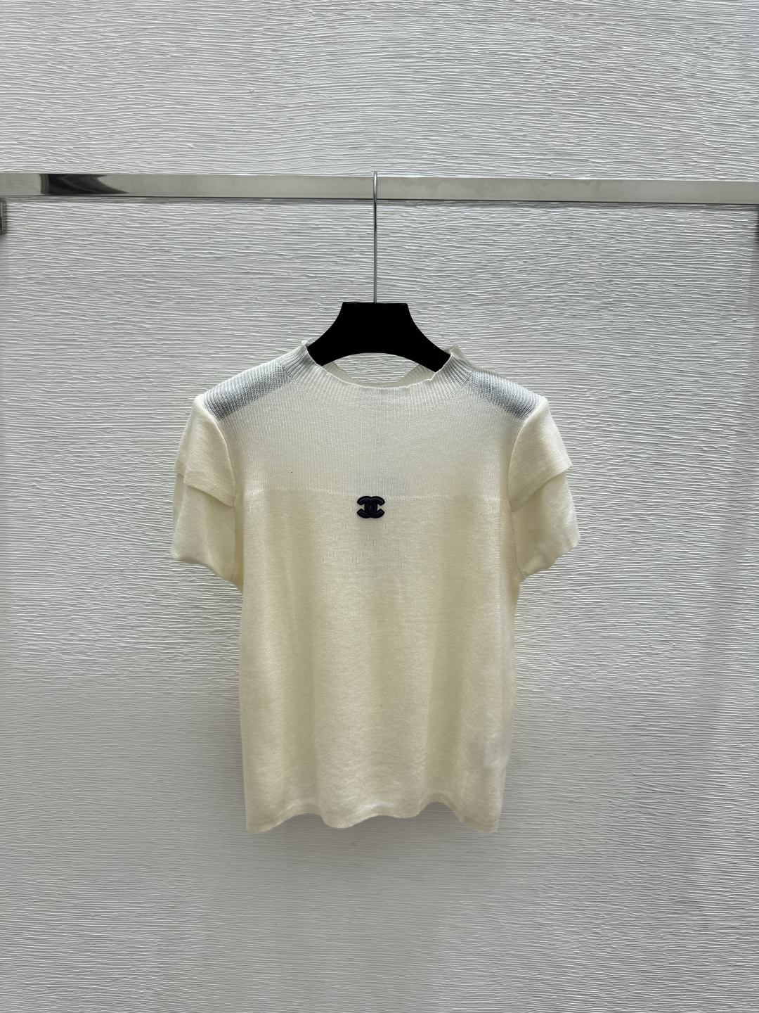 🆕CH家🆕 早春新款 纯色简约高领针织短袖颜色：白色 灰色 黑色尺码：36.38.40