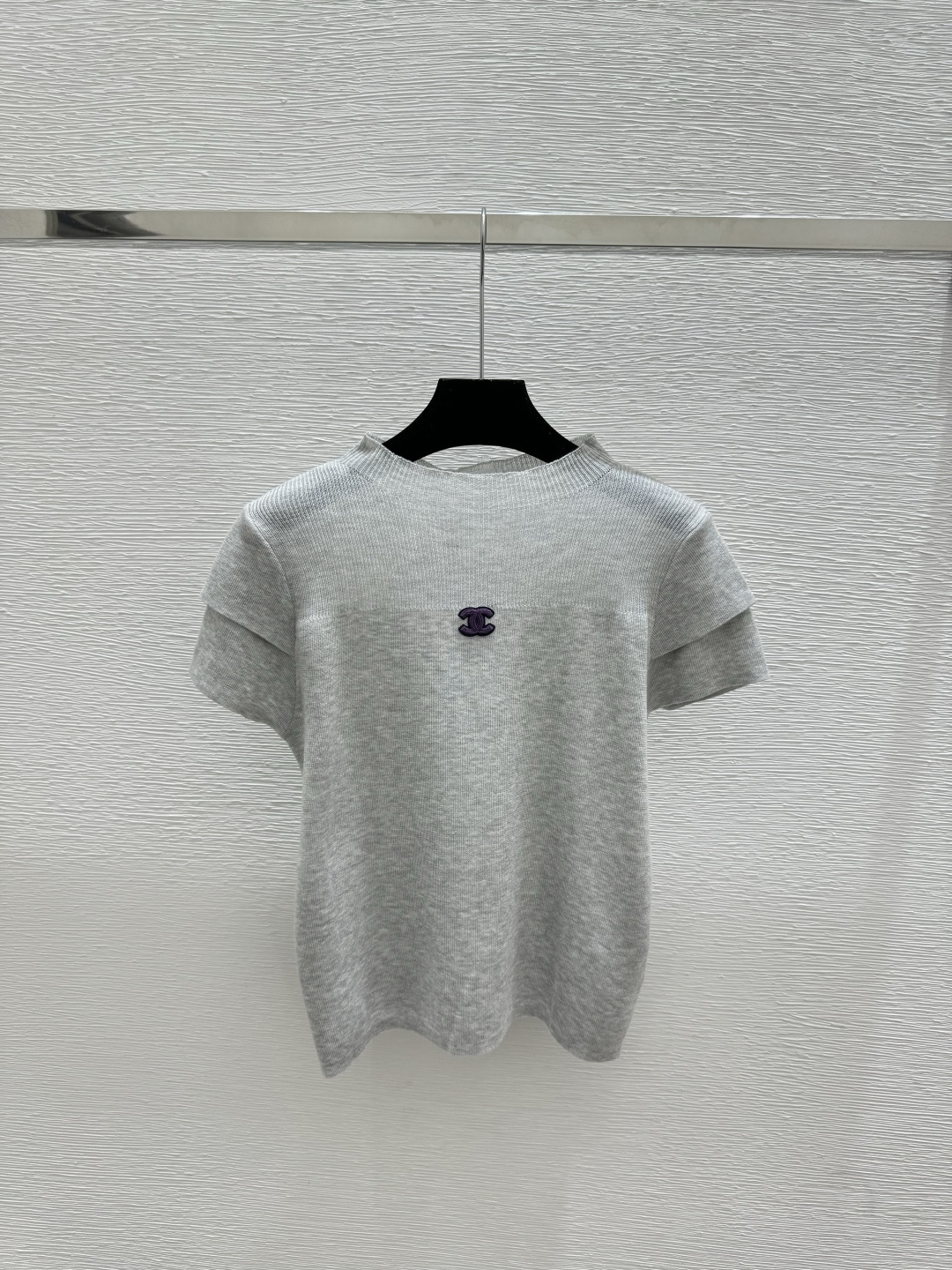 🆕CH家🆕 早春新款 纯色简约高领针织短袖颜色：白色 灰色 黑色尺码：36.38.40