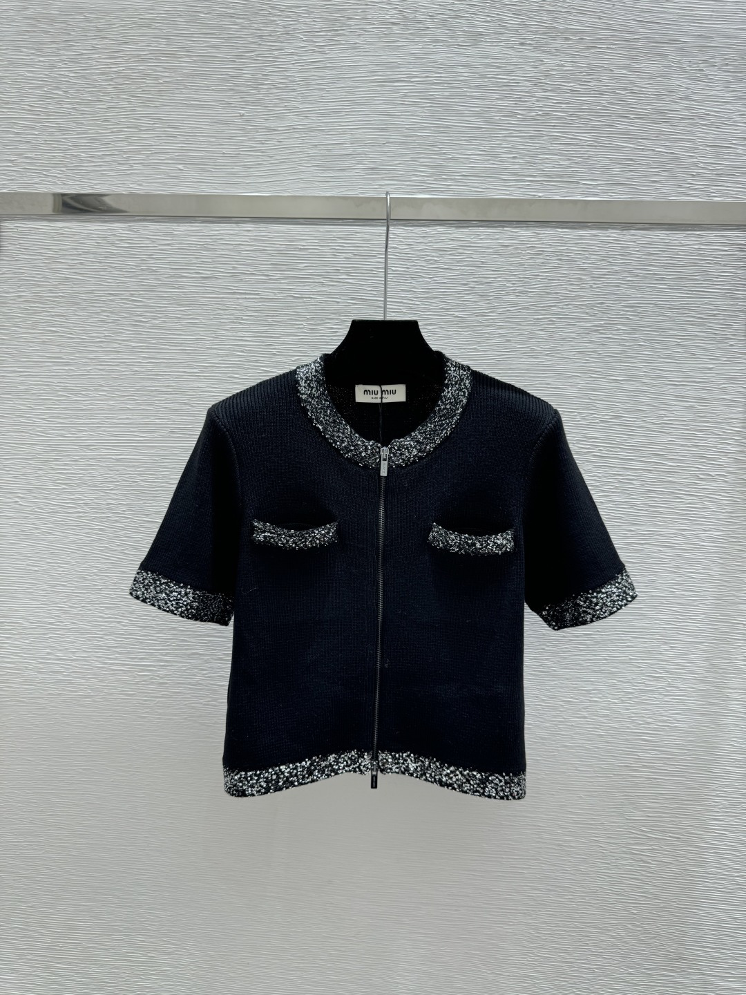 NO:761726,M's new style for early spring, solid color simple sequin round neck knitted short-sleeved cardigan, color black, size 36.38.40,, T-shirt,19860909M家 早春新款 纯色简约珠片圆领针织短袖开衫 颜色黑色 尺码36.38.40,,T-shirt,,Women's clothing