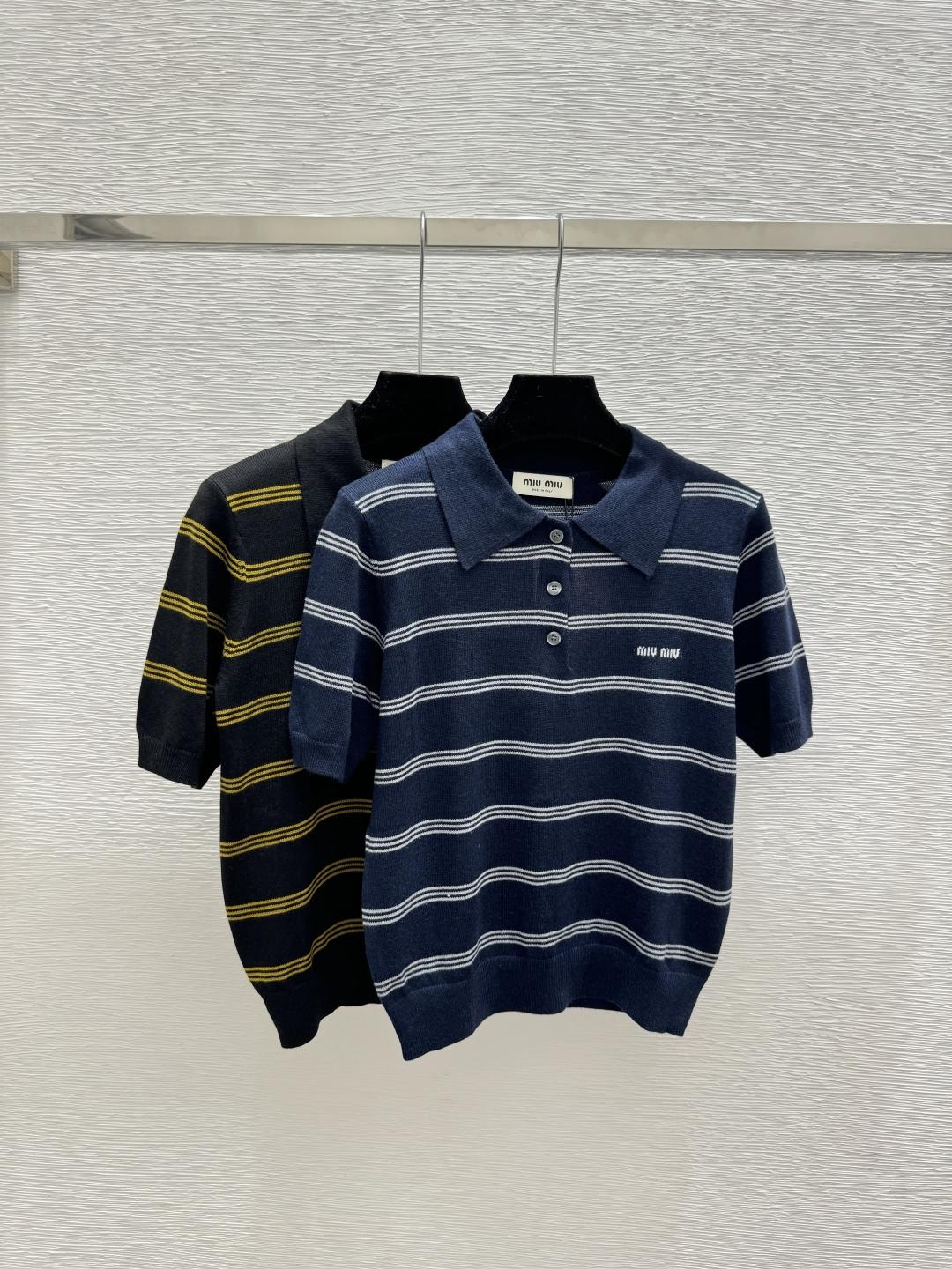 NO:761730,M's new style for early spring, contrasting striped lapel knitted short-sleeves, color royal blue, black, size 36.38.40,, T-shirt,19860909M家 早春新款 撞色条纹翻领针织短袖 颜色宝蓝 黑色 尺码36.38.40,,T-shirt,,Women's clothing