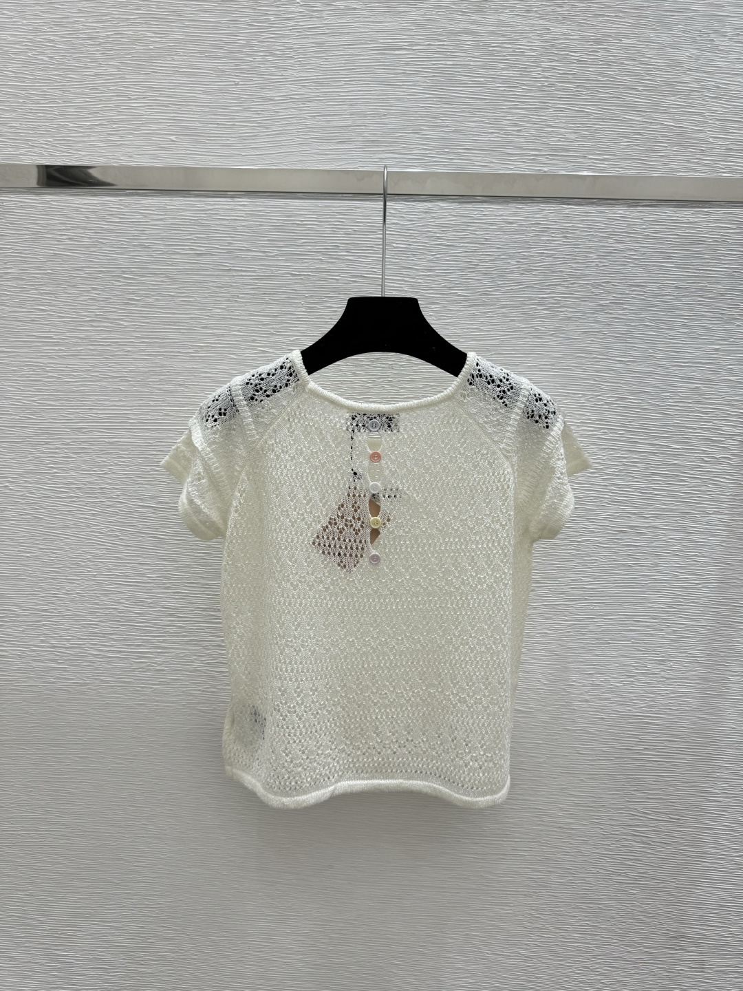 🆕M家🆕 早春新款 纯色珠片镂空圆领针织短袖颜色：白色 蓝色尺码：36.38.40