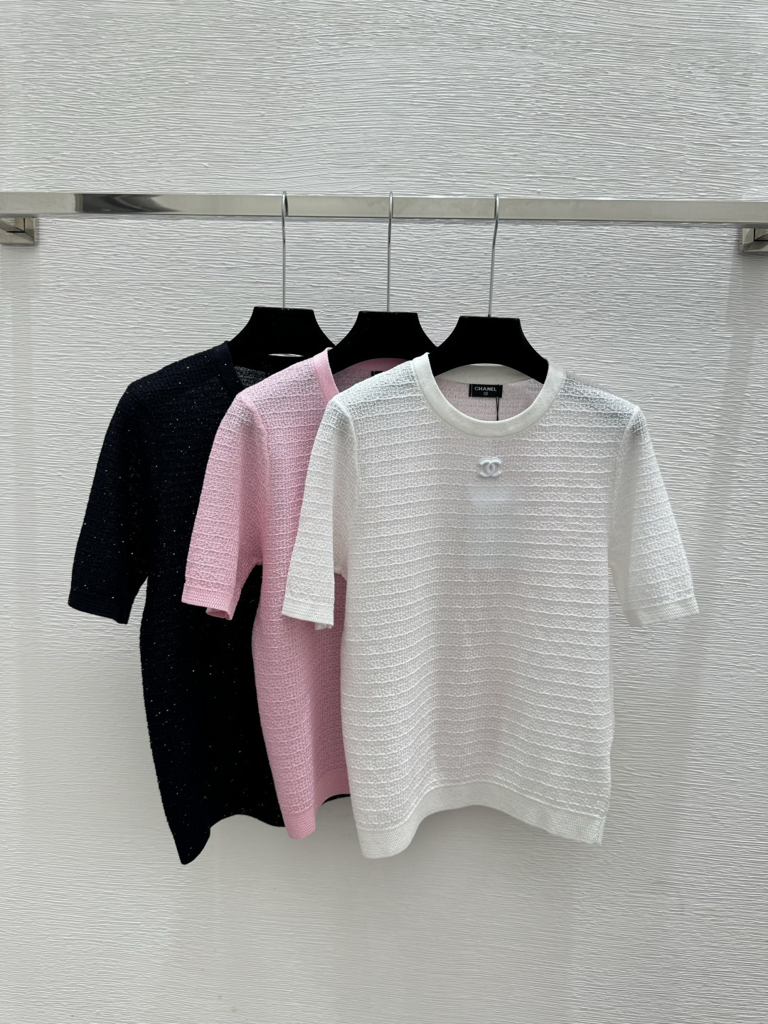 NO:761901,CH Home Early Spring New Style Solid Color Simple Round Neck Knitted Short Sleeves Color White Pink Black Size 36.38.40, T-shirt,19860909CH家 早春新款 纯色简约圆领针织短袖 颜色白色 粉色 黑色 尺码36.38.40,,T-shirt,,Women's clothing