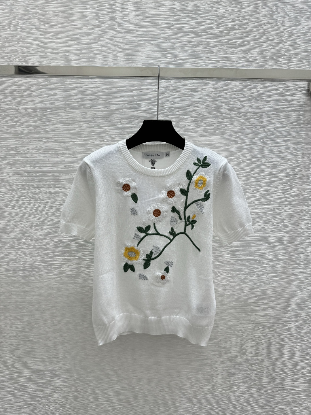 🆕D家🆕 早春新款 撞色花卉圆领针织短袖颜色：白色 粉色尺码：36.38.40