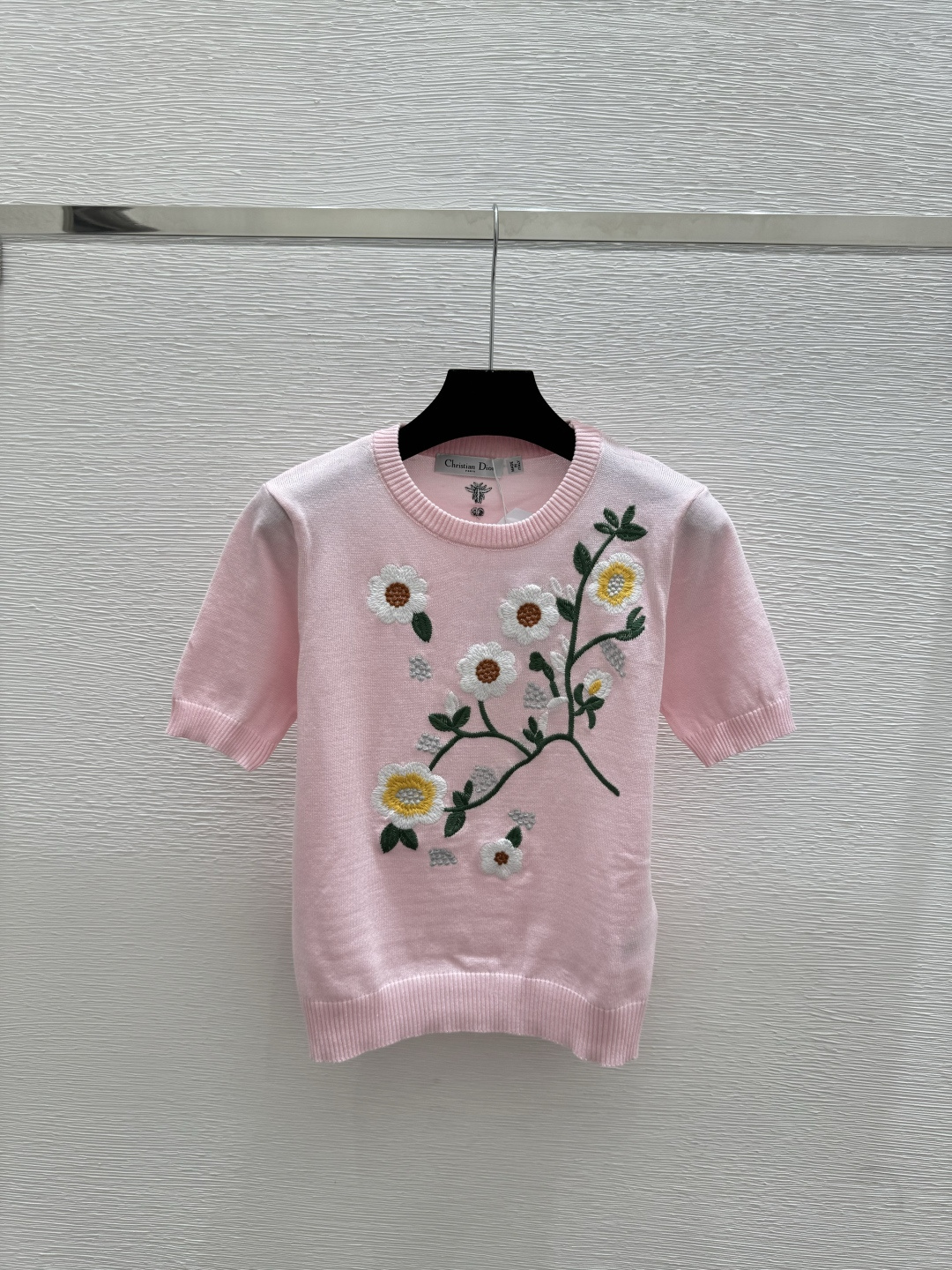 🆕D家🆕 早春新款 撞色花卉圆领针织短袖颜色：白色 粉色尺码：36.38.40