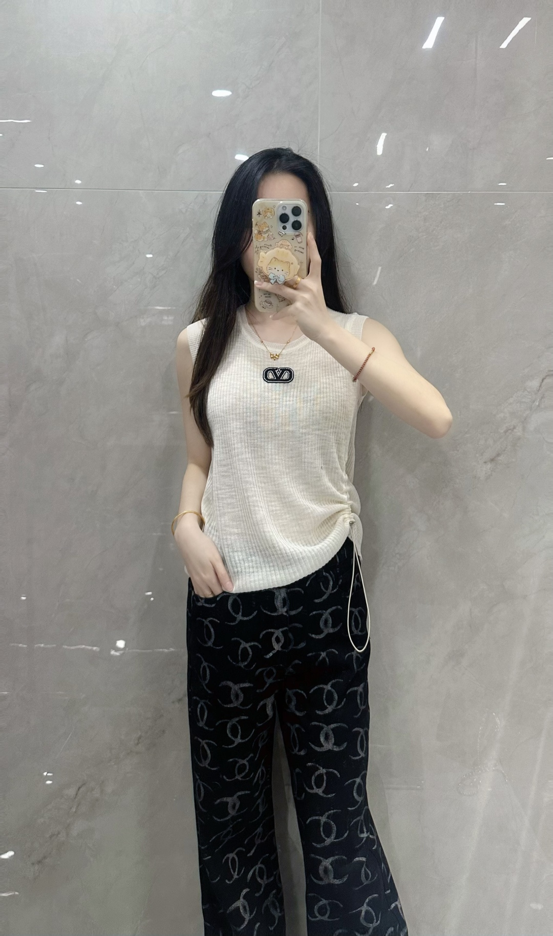 🆕VA家🆕 早春新款 纯色简约圆领针织背心颜色：白色 紫色尺码：36.38.40