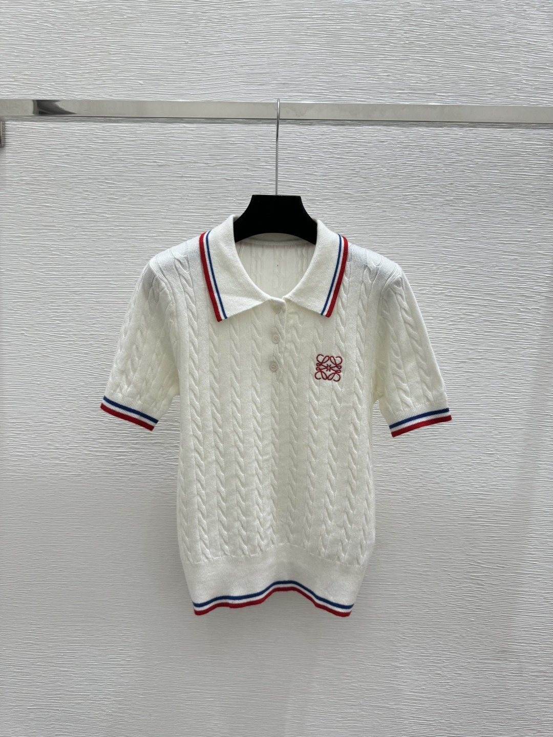NO:762584,LO Home Early Spring New Style Contrast Lapel Simple Knitted Short Sleeves Color White Size 36.38.40, T-shirt,19860909LO家 早春新款 撞色翻领简约针织短袖 颜色白色 尺码36.38.40,,T-shirt,,Women's clothing