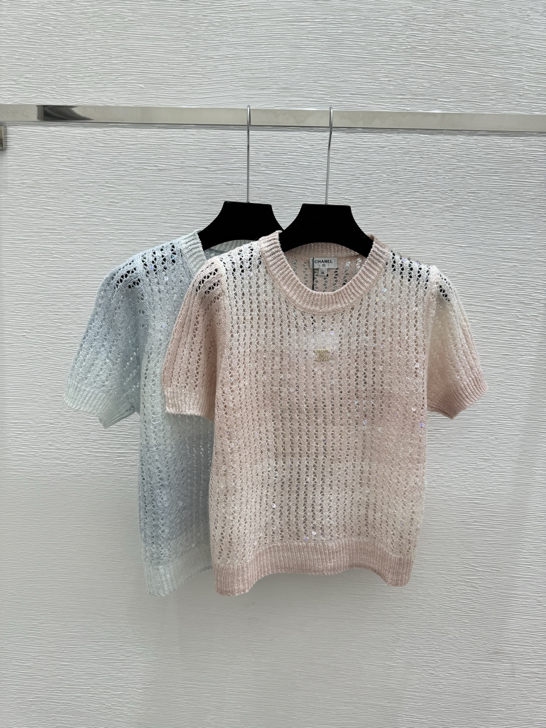 NO:762567,CH Home Early Spring New Solid Color Sequined Hollow Round Neck Knitted Short Sleeves Color Pink Blue Size 36.38.40, T-shirt,19860909CH家 早春新款 纯色珠片镂空圆领针织短袖 颜色粉色 蓝色 尺码36.38.40,,T-shirt,,Women's clothing