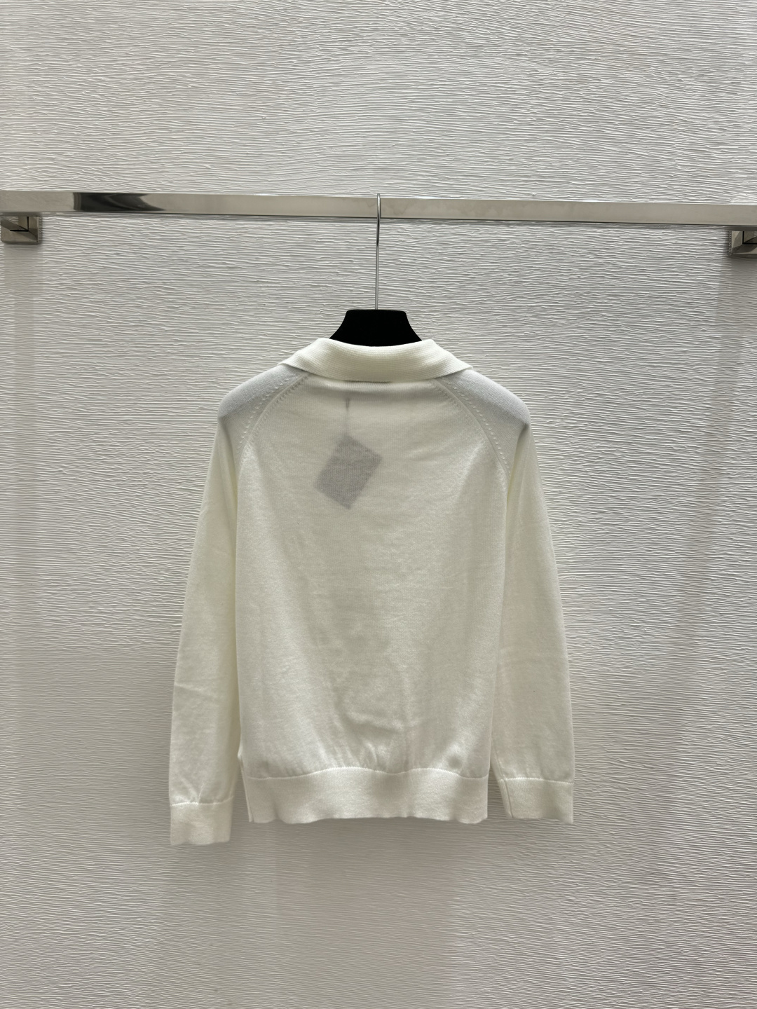 🆕M家🆕 早春新款 纯色翻领简约针织长袖颜色：白色 灰色 黑色尺码：36.38.40