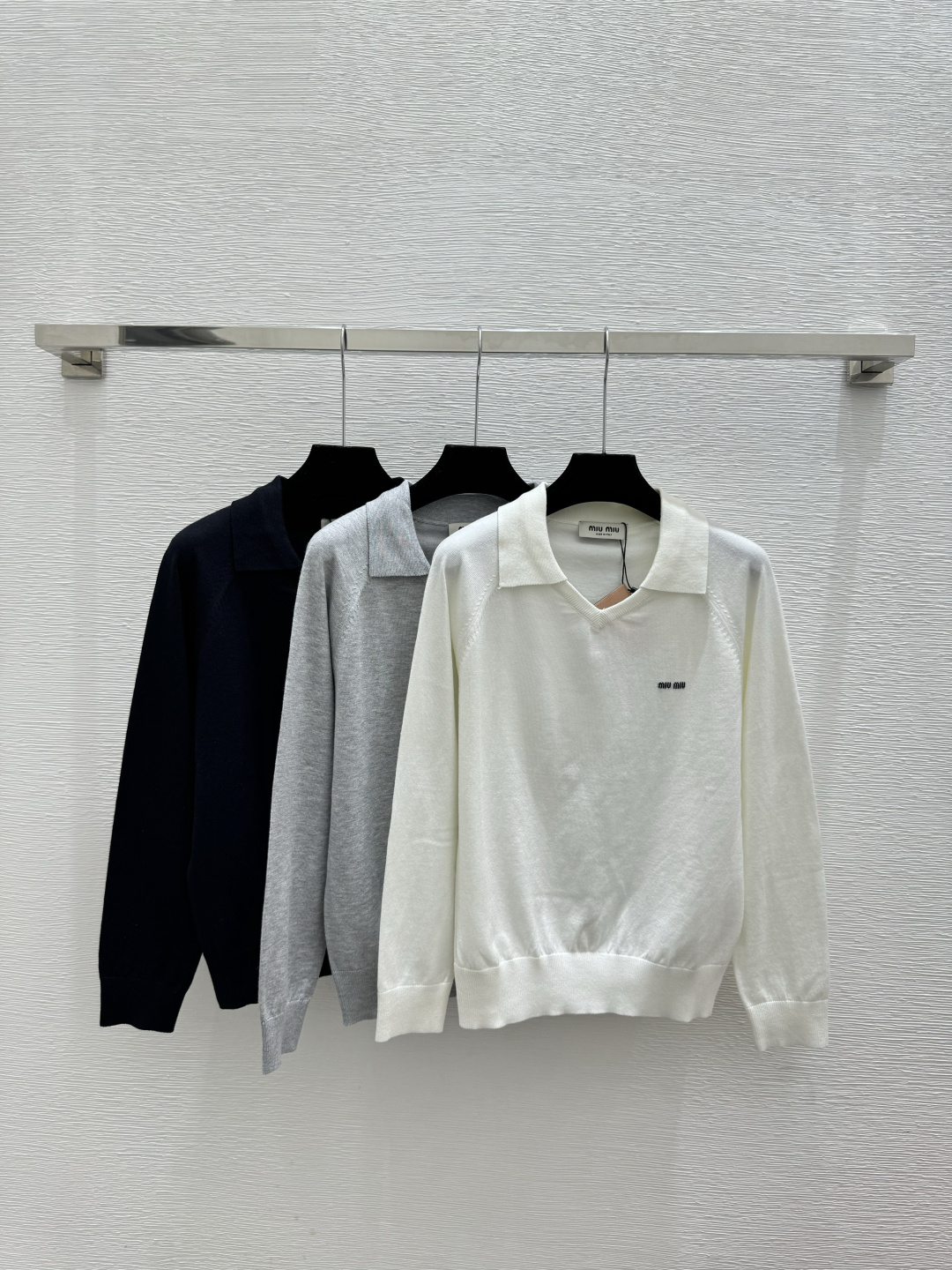 NO:762564,M family early spring new style solid color lapel simple knitted long sleeves color white gray black size 36.38.40,,19860909M家 早春新款 纯色翻领简约针织长袖 颜色白色 灰色 黑色 尺码36.38.40,,,Women's clothing