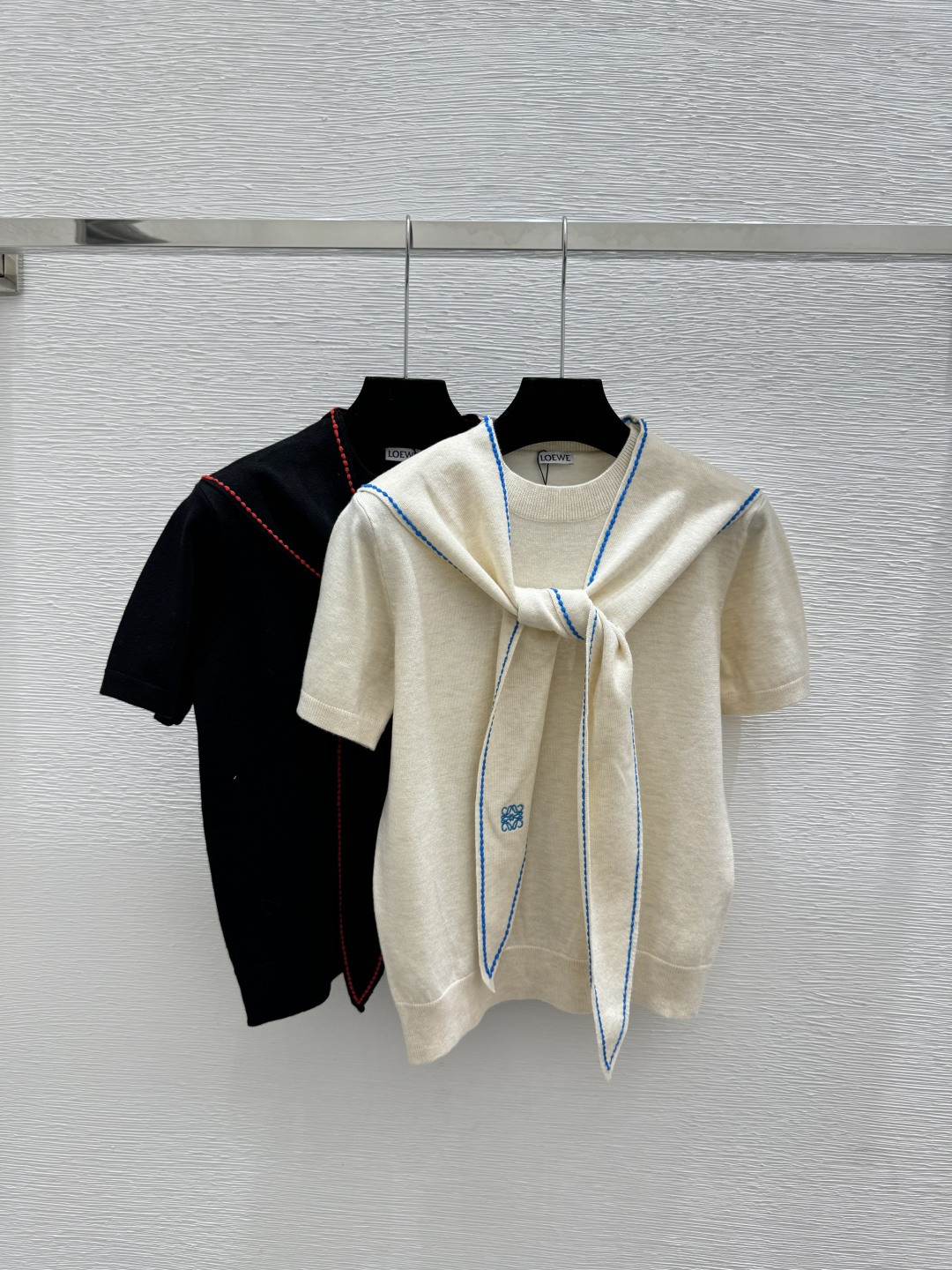 🆕LO家🆕 早春新款 撞色海军领针织短袖颜色：杏色 黑色尺码：36.38.40
