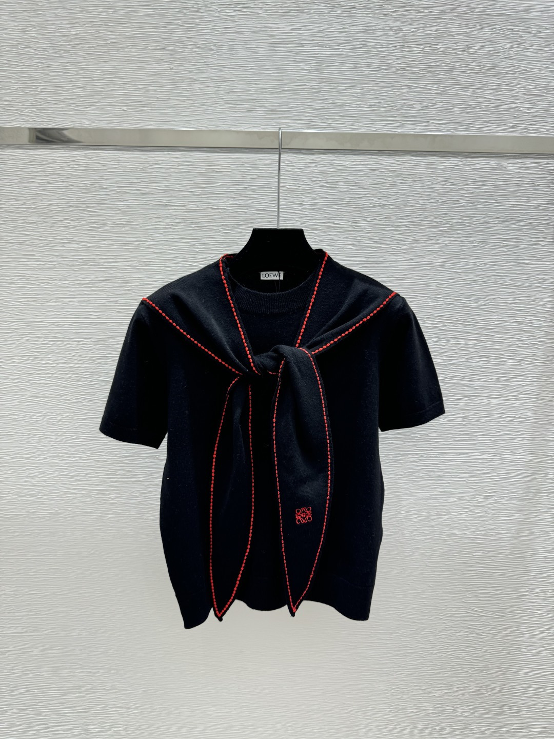 🆕LO家🆕 早春新款 撞色海军领针织短袖颜色：杏色 黑色尺码：36.38.40