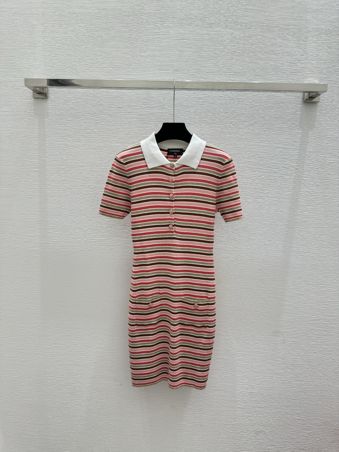 🆕CH家🆕 早春新款 撞色条纹翻领针织短袖裙颜色：红色尺码：36.38.40