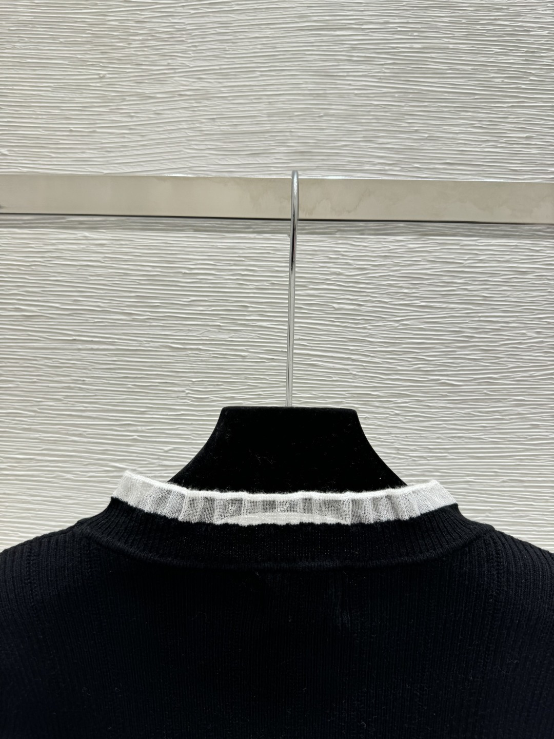 🆕Y家🆕 早春新款 撞色蕾丝花边圆领针织短袖颜色：黑色尺码：36.38.40