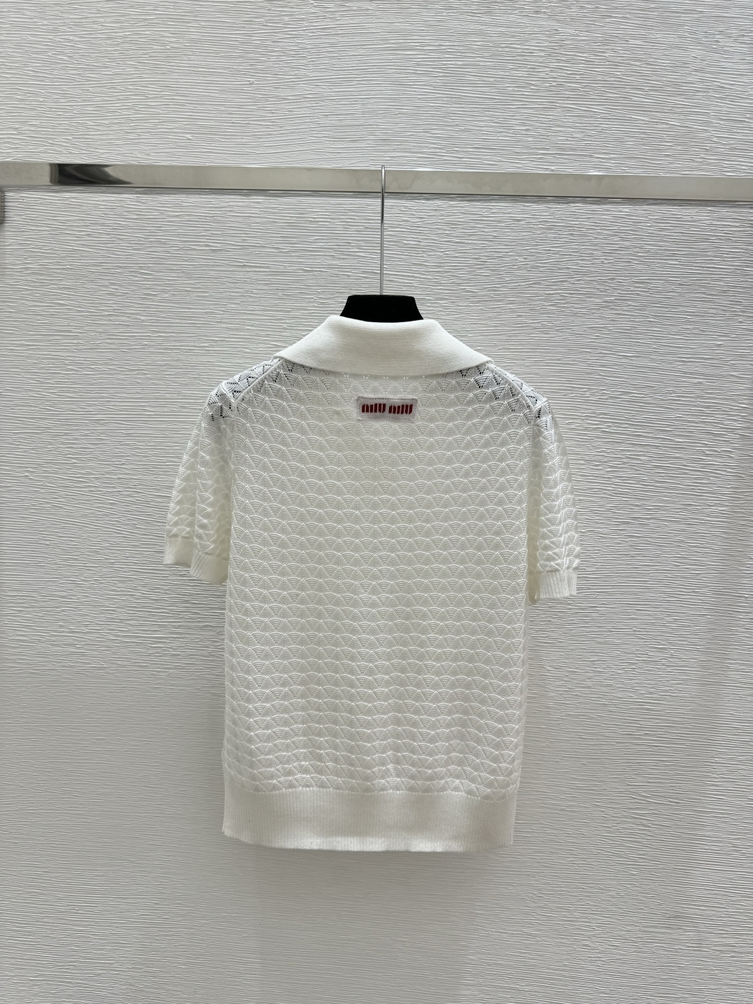 🆕M家🆕 早春新款 纯色镂空翻领针织短袖颜色：白色 红色 绿色 黑色尺码：36.38.40
