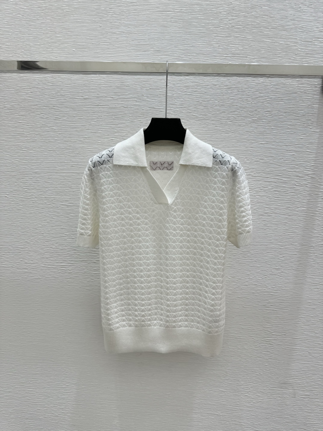 🆕M家🆕 早春新款 纯色镂空翻领针织短袖颜色：白色 红色 绿色 黑色尺码：36.38.40