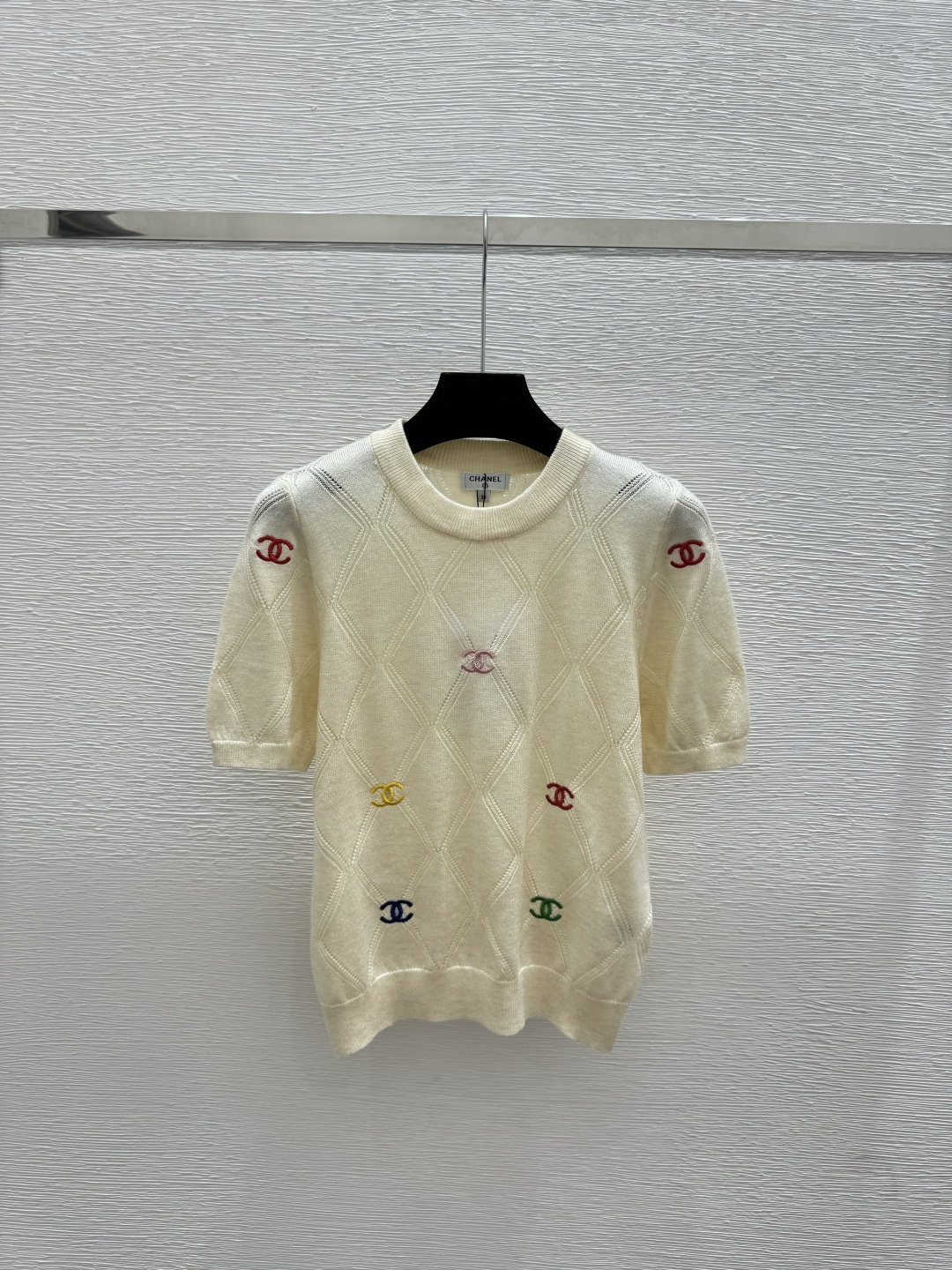 🆕CH家🆕 早春新款 撞色字母菱格镂空圆领针织短袖颜色：杏色 粉色 宝蓝尺码：36.38.40