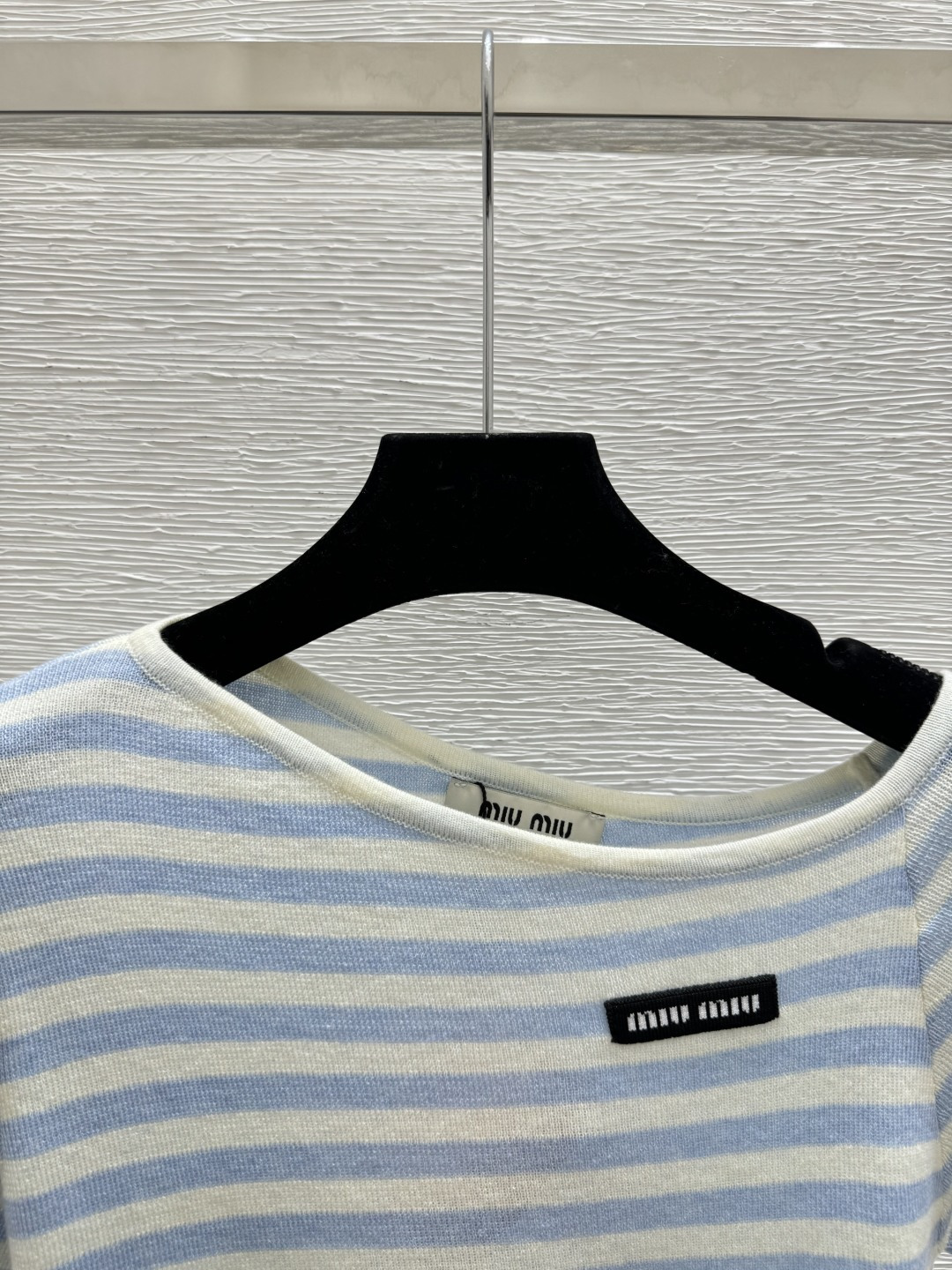 🆕M家🆕 早春新款 撞色条纹针织短袖颜色：蓝色 黑色尺码：36.38.40