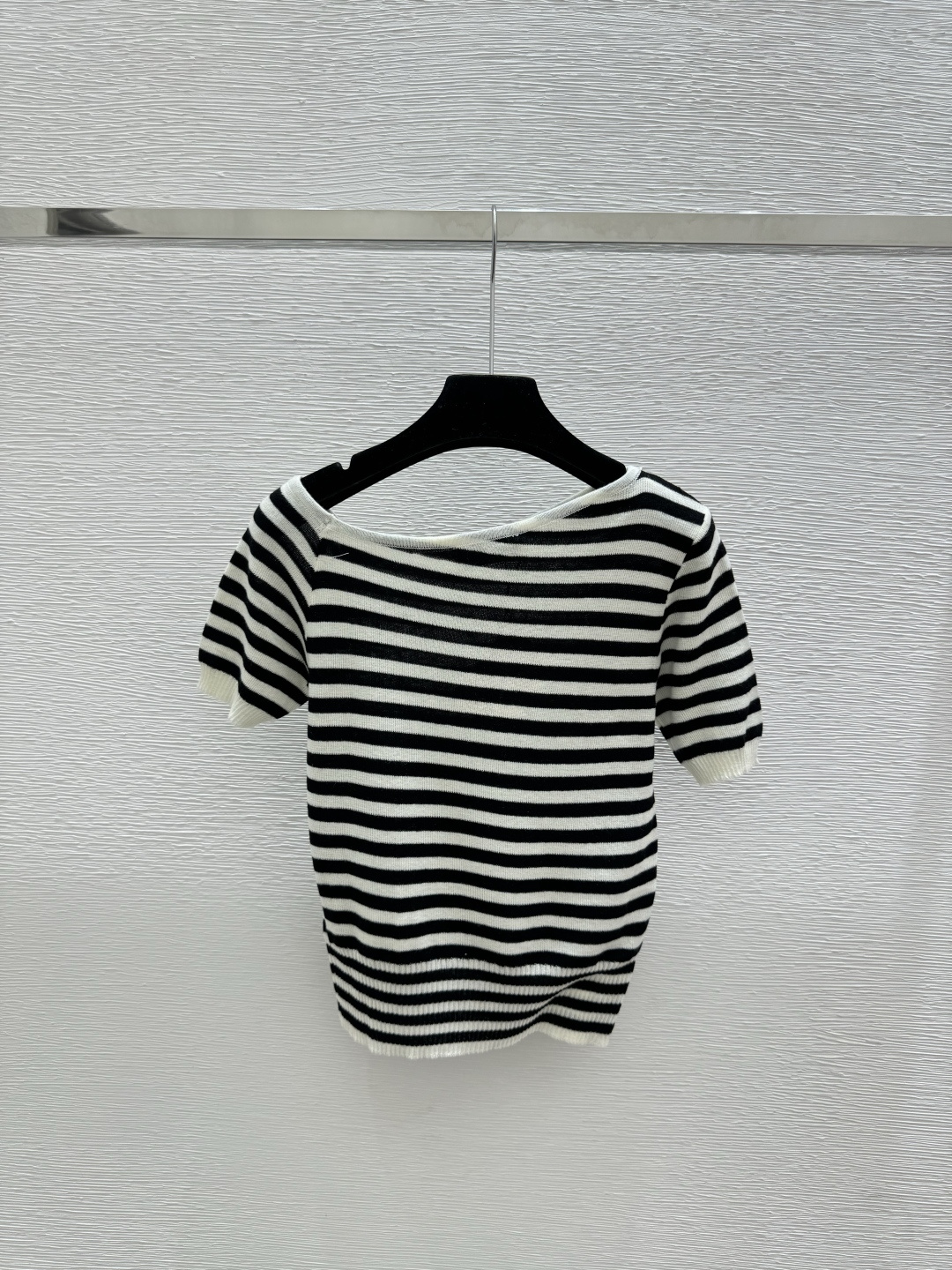 🆕M家🆕 早春新款 撞色条纹针织短袖颜色：蓝色 黑色尺码：36.38.40