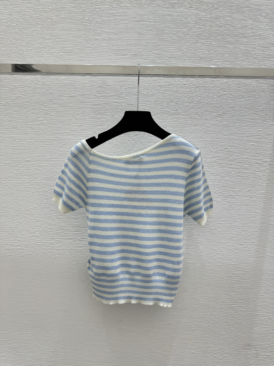🆕M家🆕 早春新款 撞色条纹针织短袖颜色：蓝色 黑色尺码：36.38.40