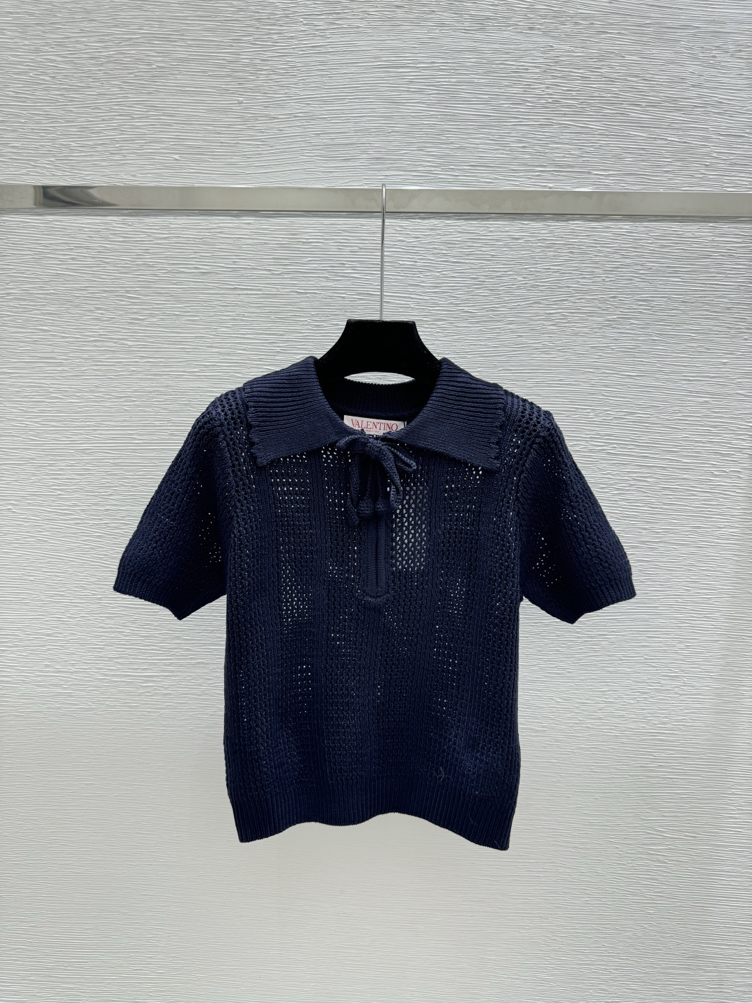 🆕VA家🆕 早春新款 纯色简约翻领镂空针织短袖颜色：杏色 宝蓝尺码：36.38.40